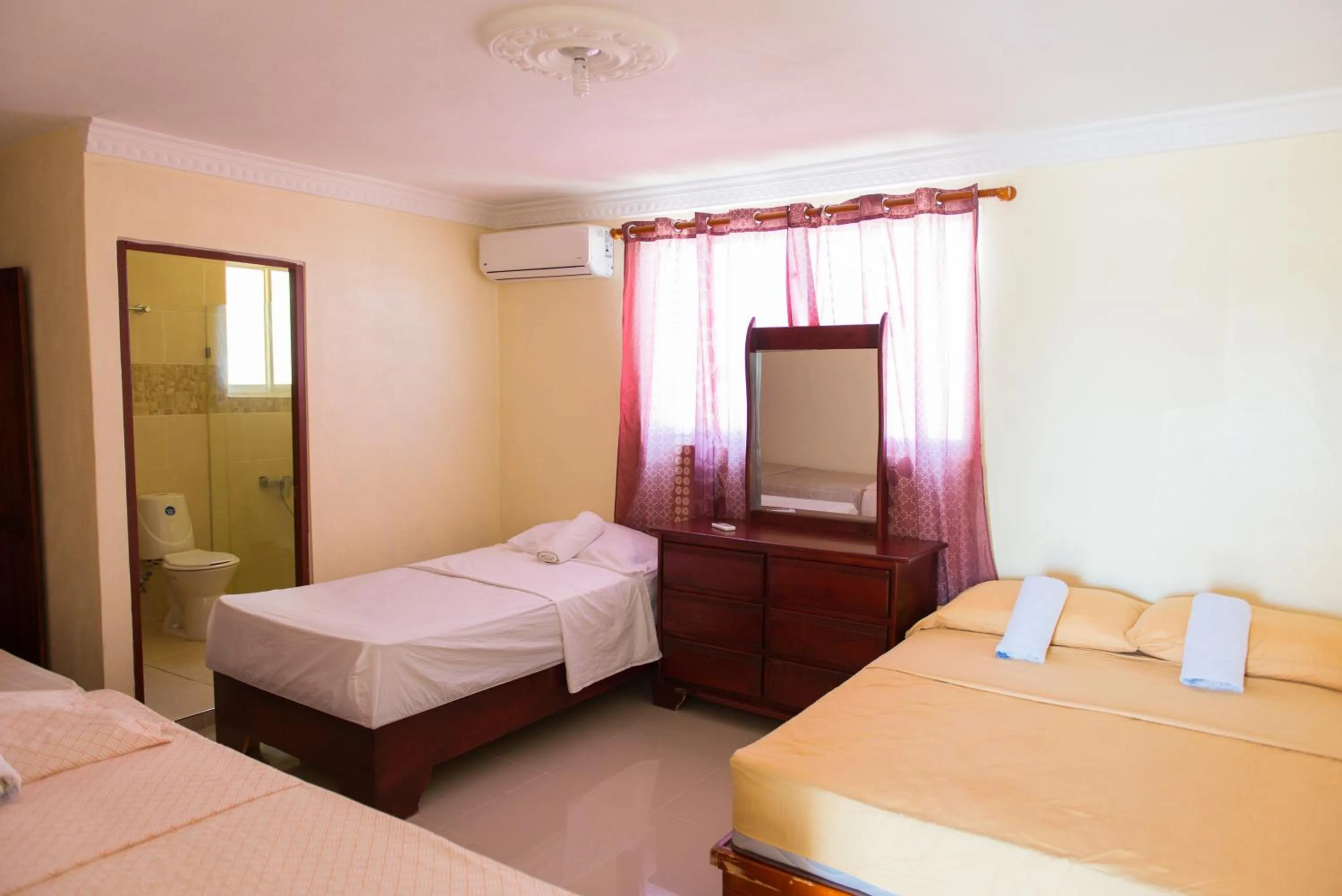 Bedroom, Bed in Tropical Island Aparthotel Aeropuerto Santo Domingo
