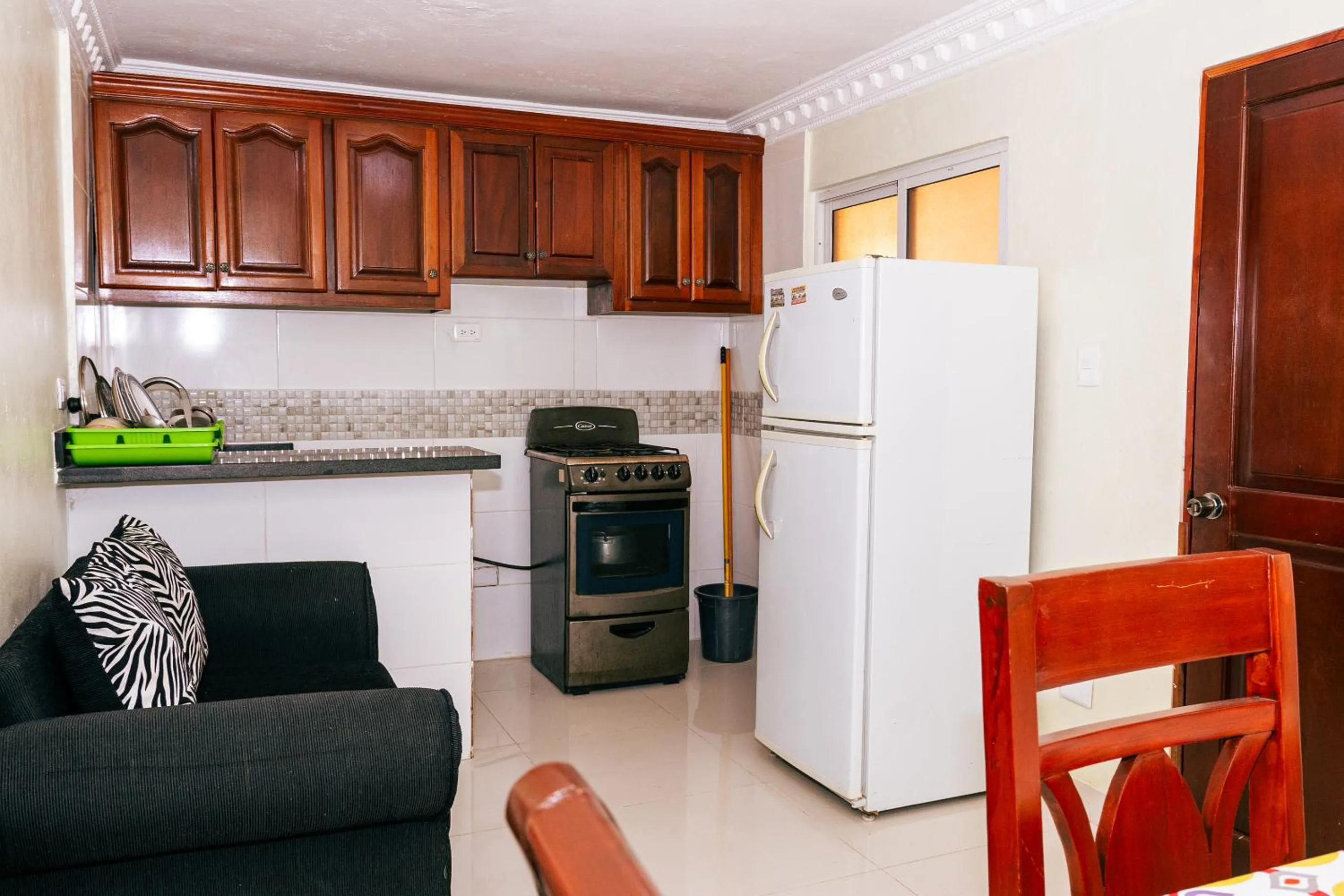 Kitchen or kitchenette in Tropical Island Aparthotel Aeropuerto Santo Domingo