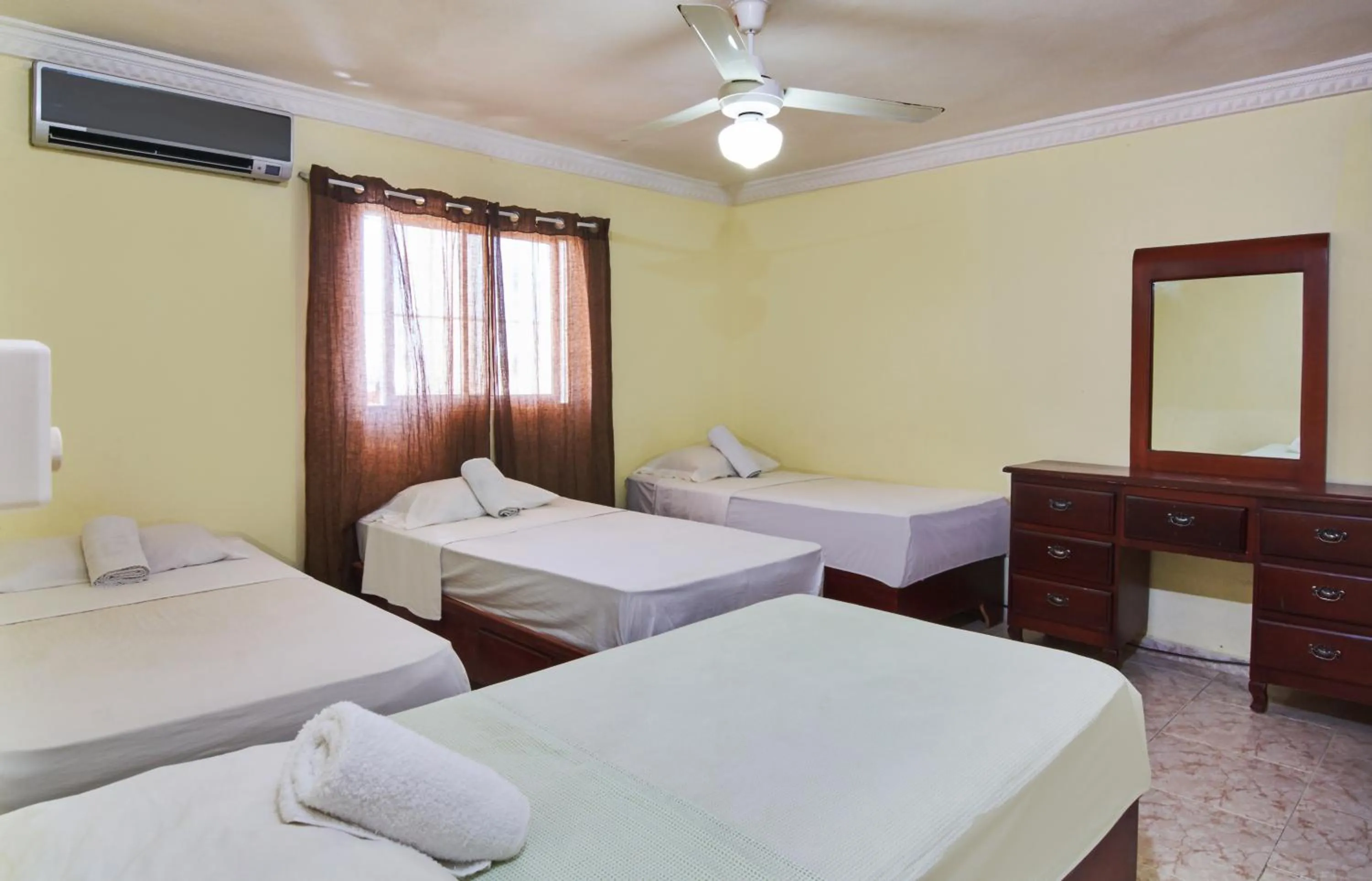 Bedroom, Bed in Tropical Island Aparthotel Aeropuerto Santo Domingo