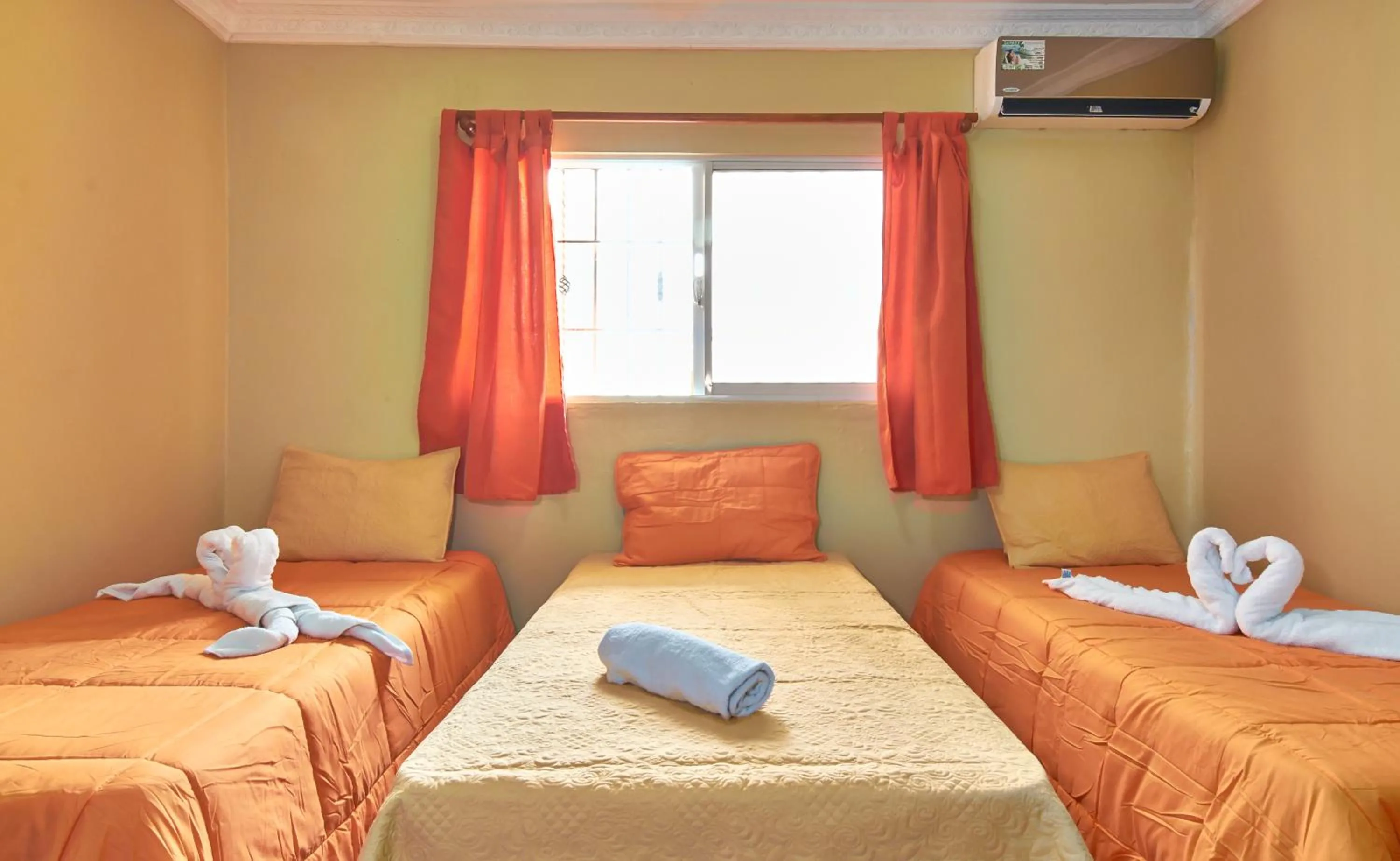 Bedroom, Bed in Tropical Island Aparthotel Aeropuerto Santo Domingo