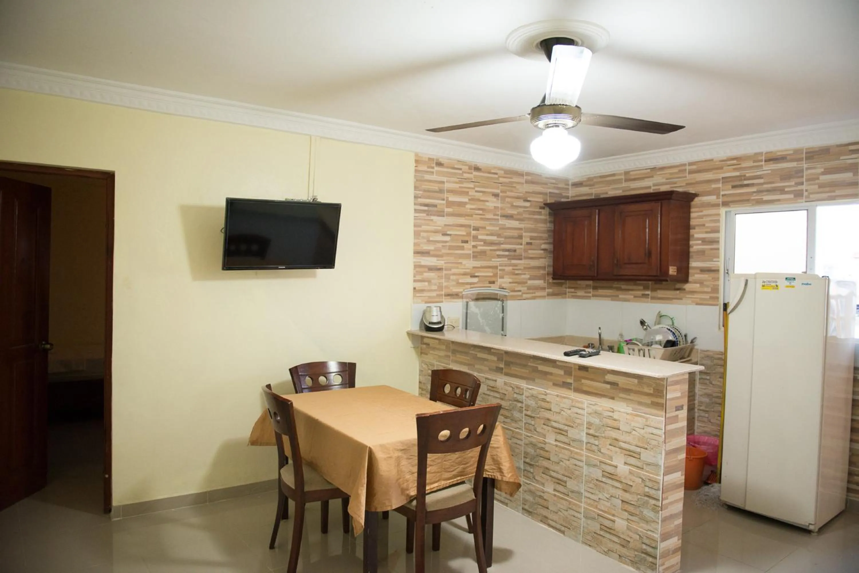 Kitchen or kitchenette in Tropical Island Aparthotel Aeropuerto Santo Domingo