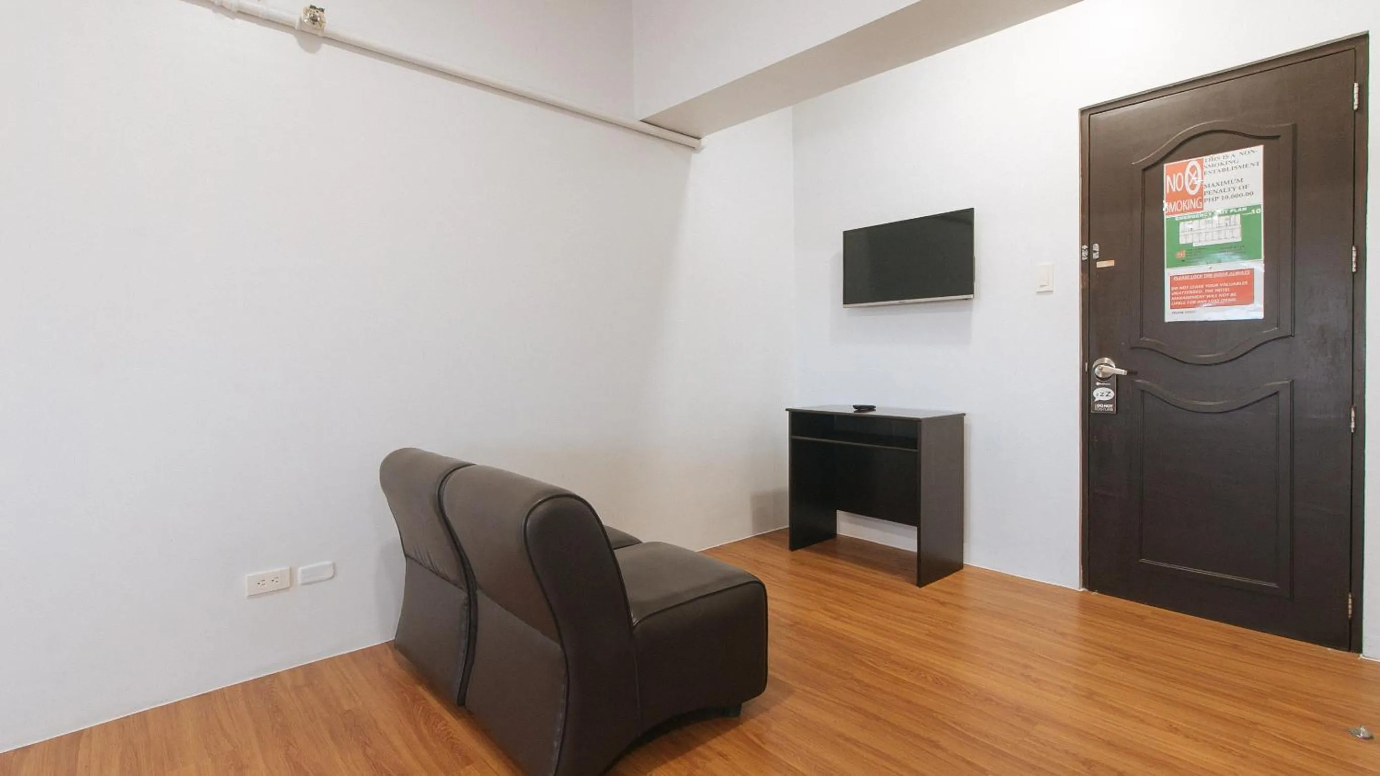 TV and multimedia in RedDoorz at BP International Powerhouse Inc near SM Manila