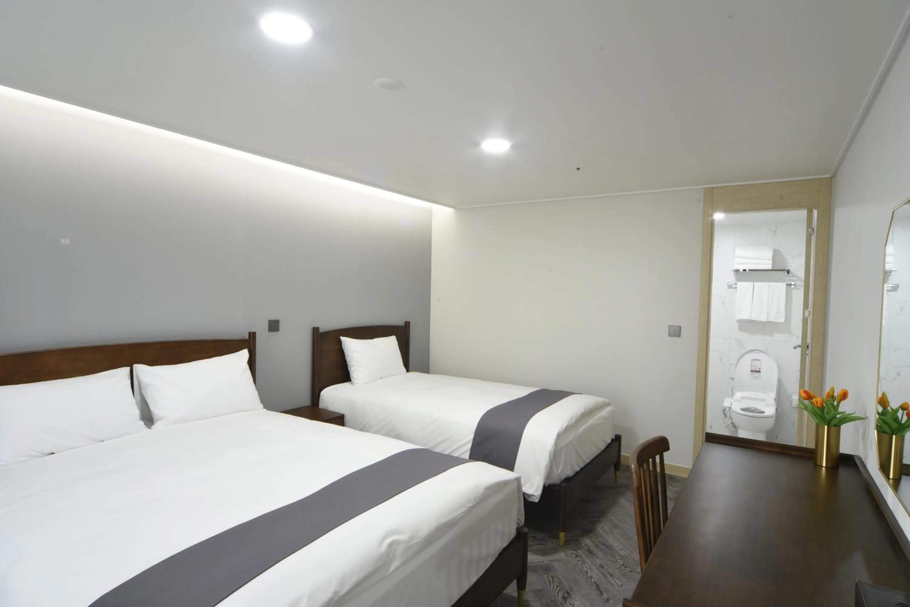 Bed in Haeundae Central Hotel