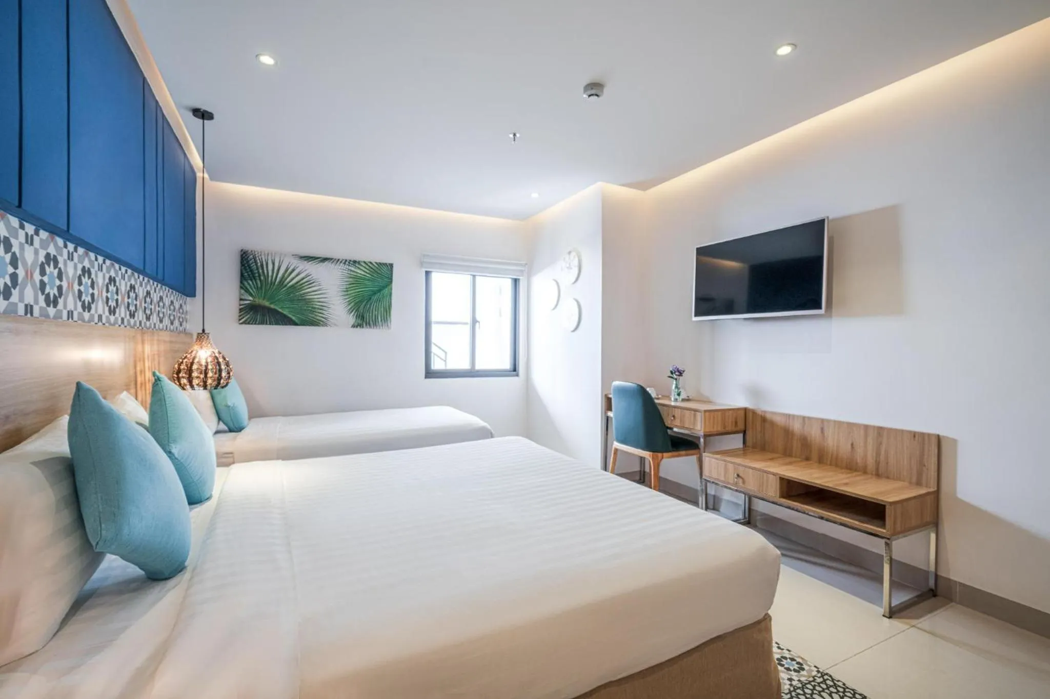 Bed in Bella Merry Hotel and Apartment - 100M To The My Khe Beach