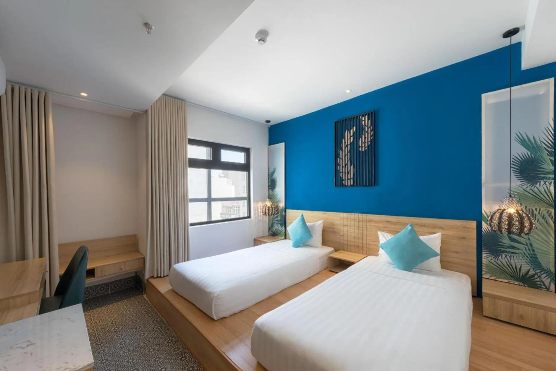 Bed in Bella Merry Hotel and Apartment - 100M To The My Khe Beach