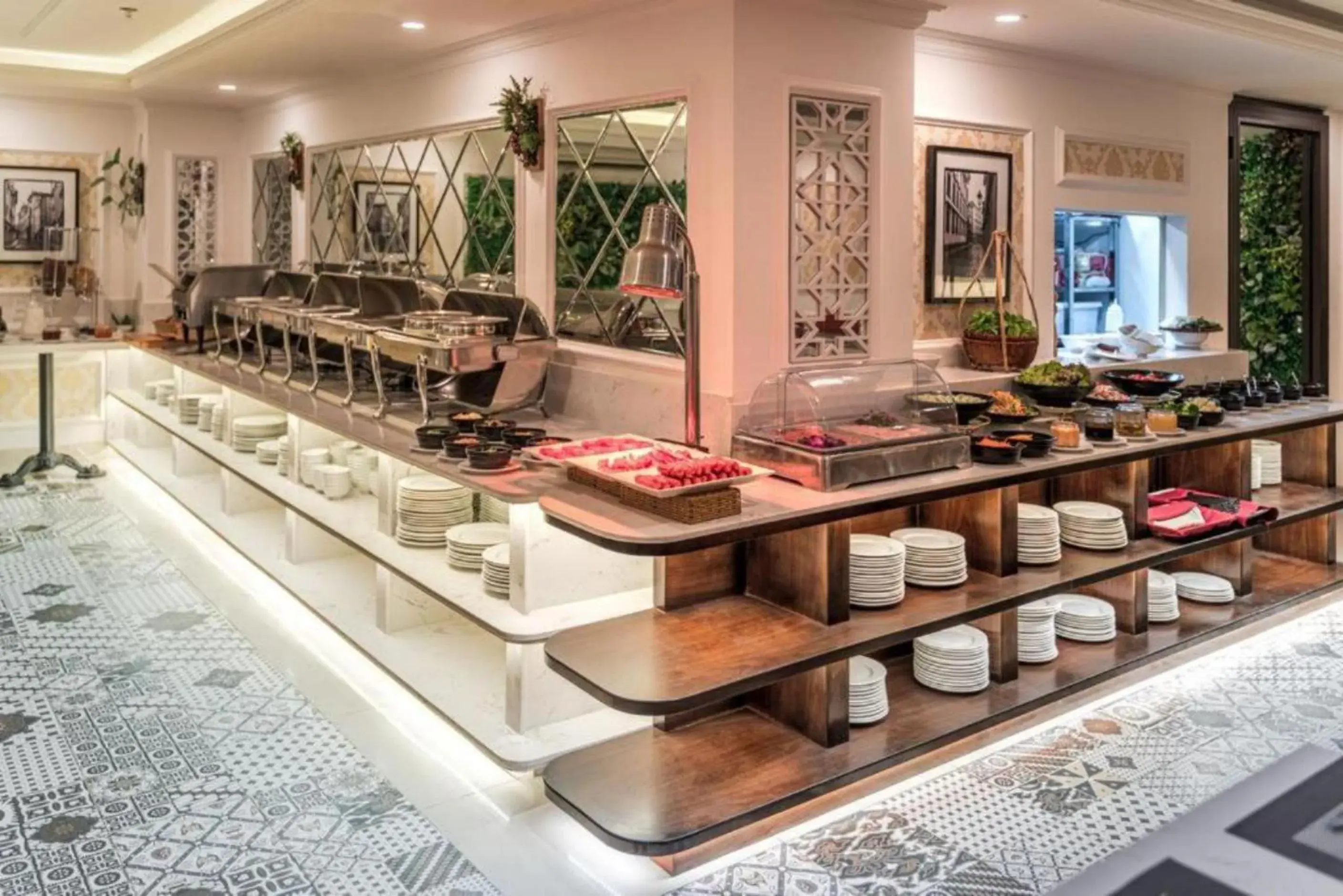 Restaurant/places to eat in Bella Merry Hotel and Apartment - 100M To The My Khe Beach Restaurant/places to eat in Bella Merry Hotel and Apartment - 100M To The My Khe Beach