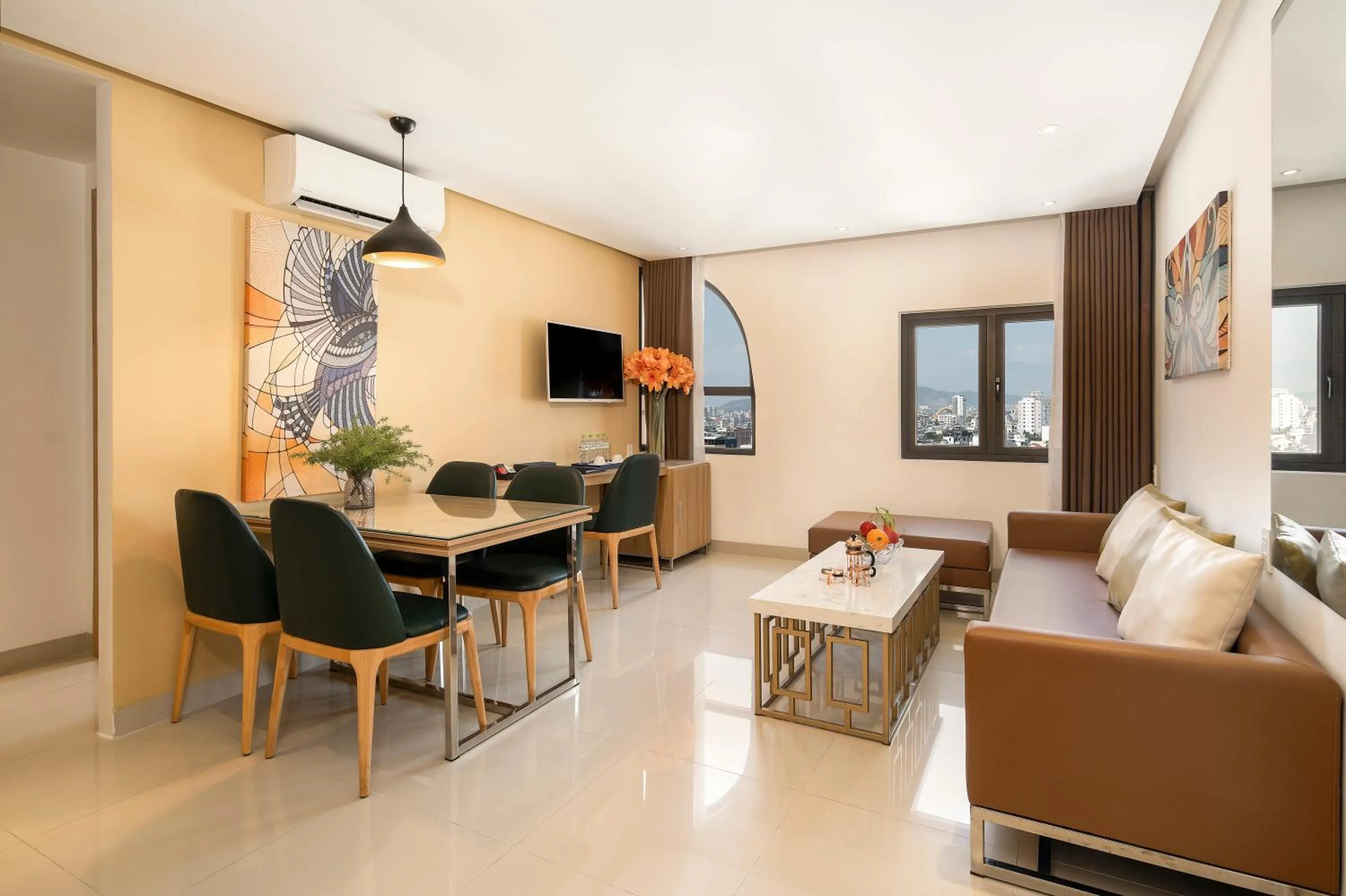 TV and multimedia in Bella Merry Hotel and Apartment - 100M To The My Khe Beach