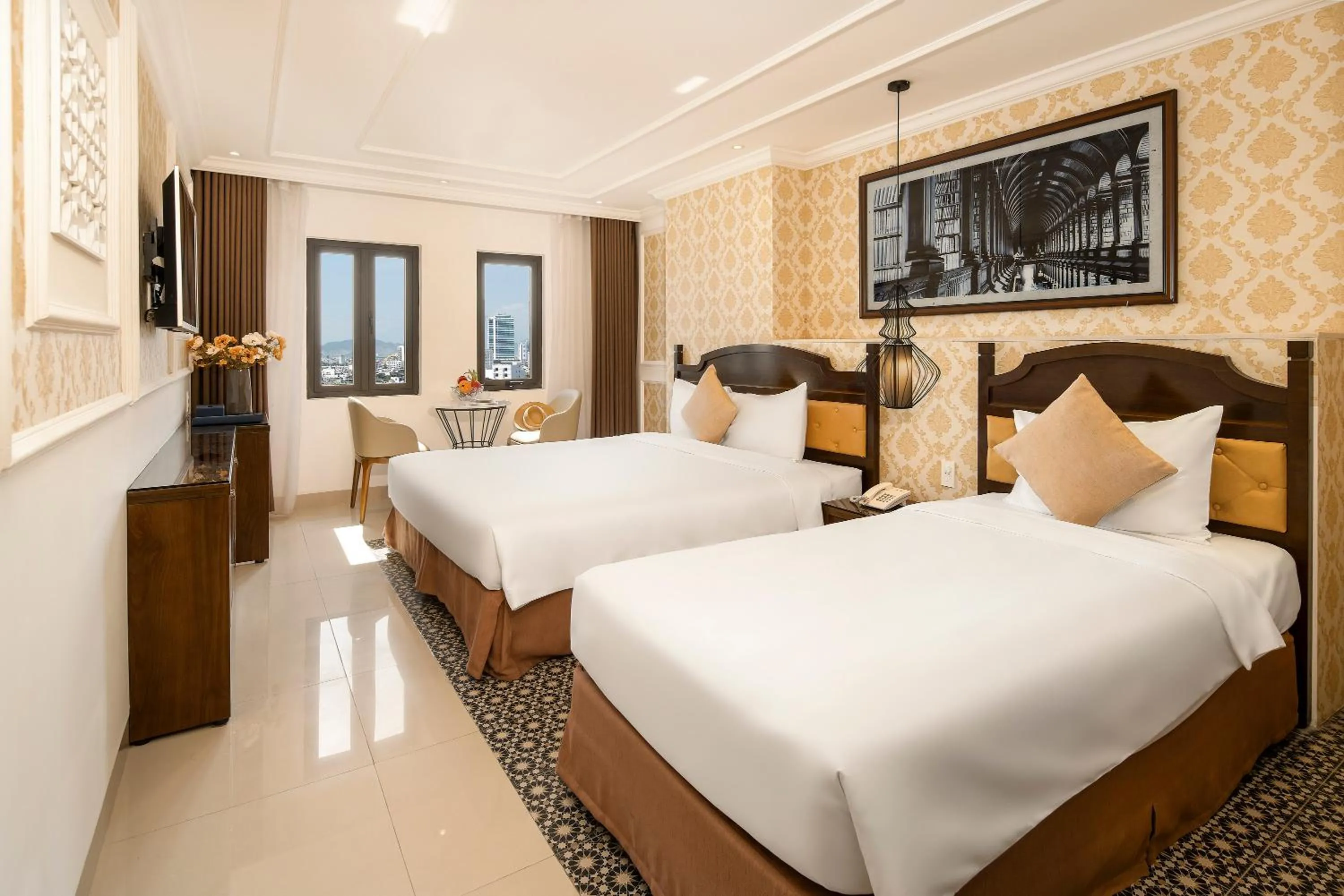 Bed in Bella Merry Hotel and Apartment - 100M To The My Khe Beach