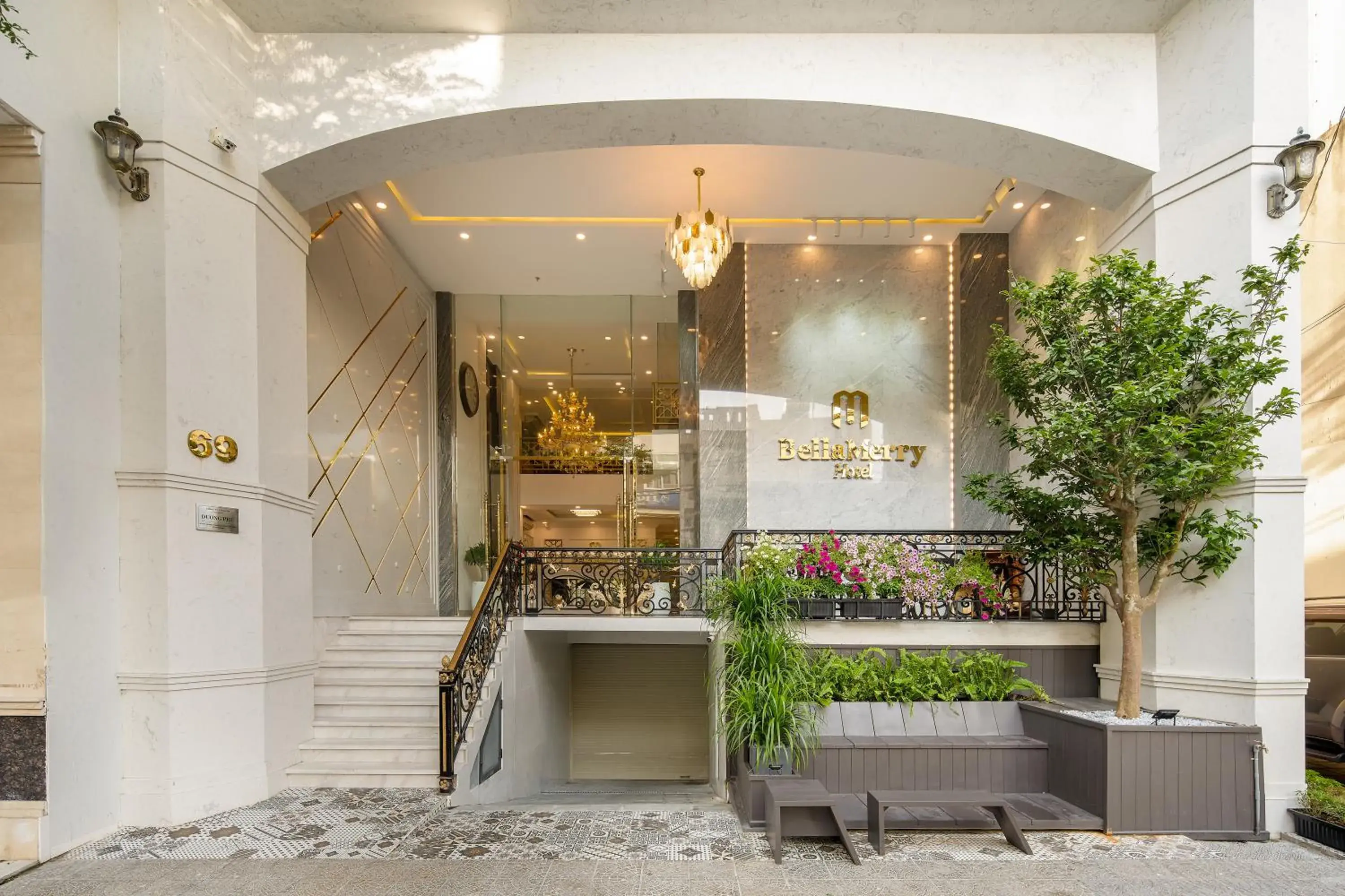 Facade/entrance in Bella Merry Hotel and Apartment - 100M To The My Khe Beach Facade/entrance in Bella Merry Hotel and Apartment - 100M To The My Khe Beach