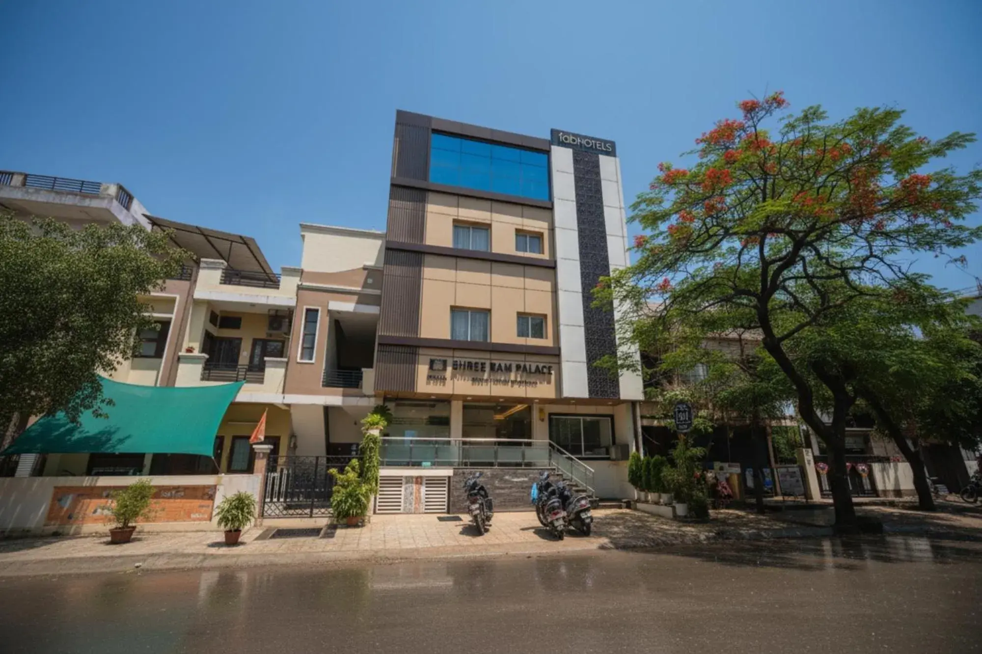 Property building in FabHotel Shree Ram Palace Property building in FabHotel Shree Ram Palace