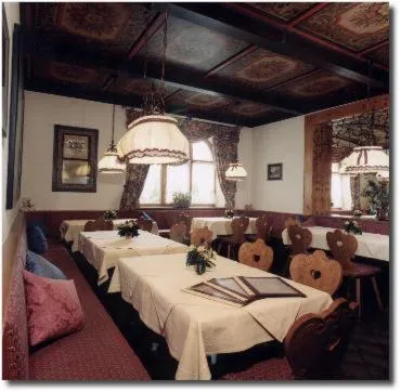 Restaurant/places to eat in Hotel Gasthof zur Post