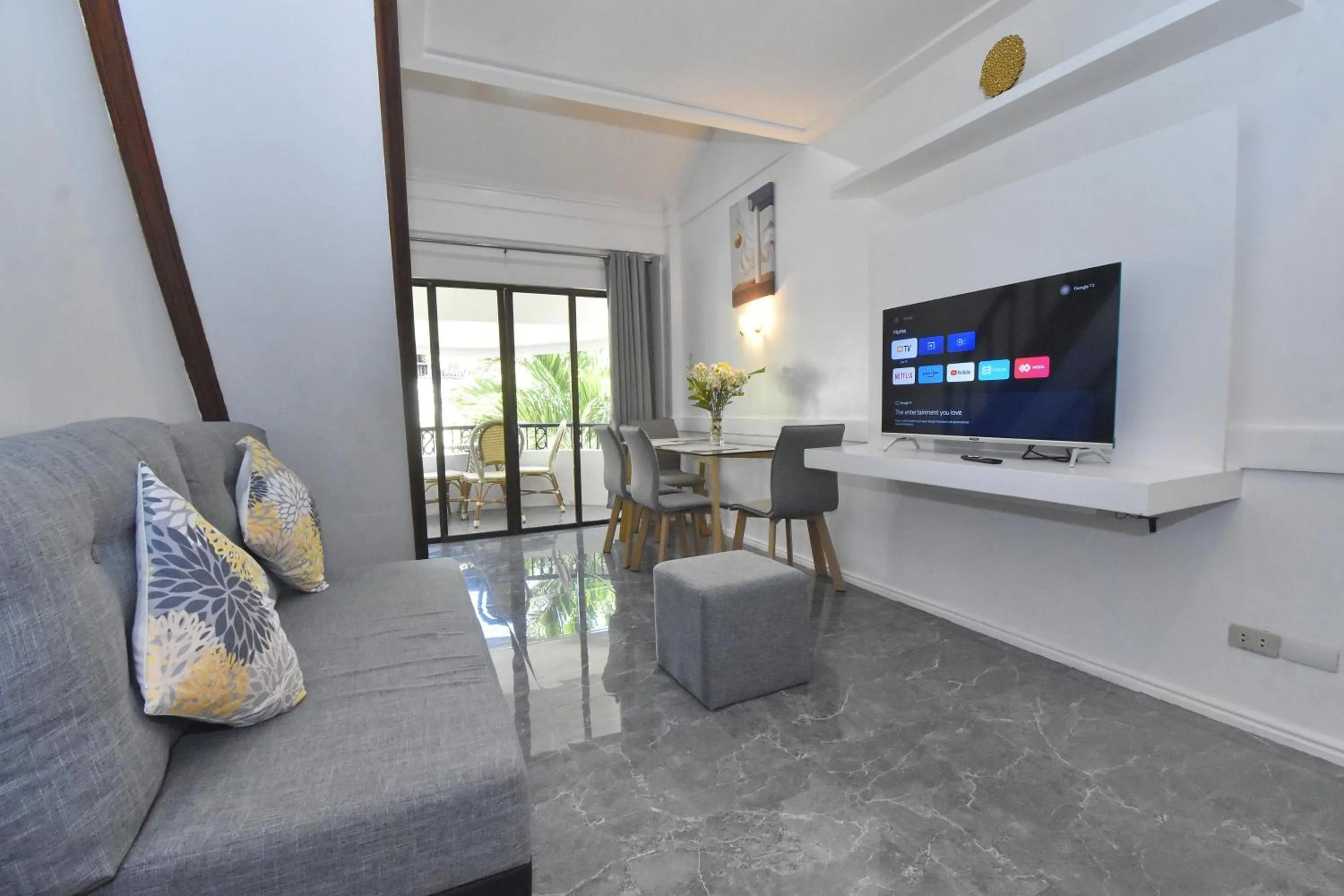 TV and multimedia in Villa Sunset Boracay
