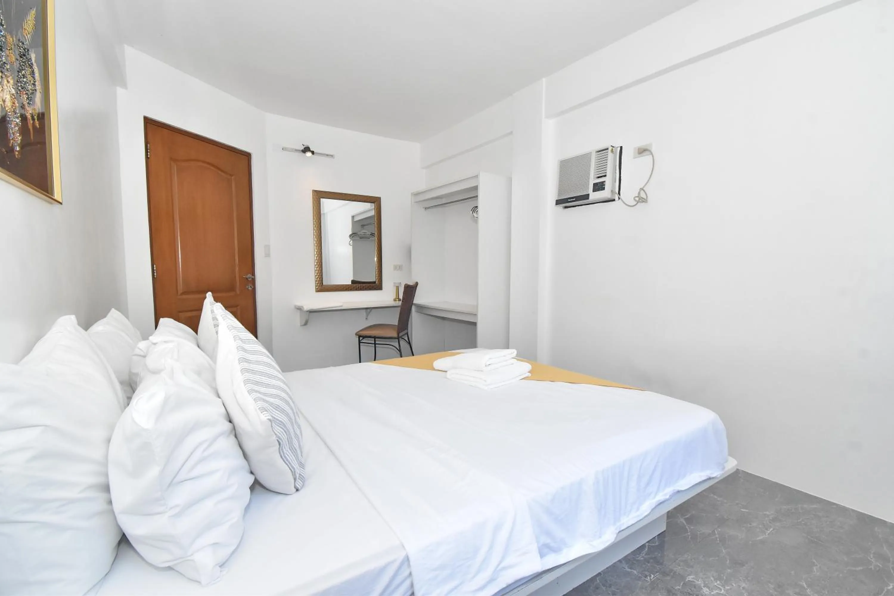 Bedroom, Bed in Villa Sunset Boracay