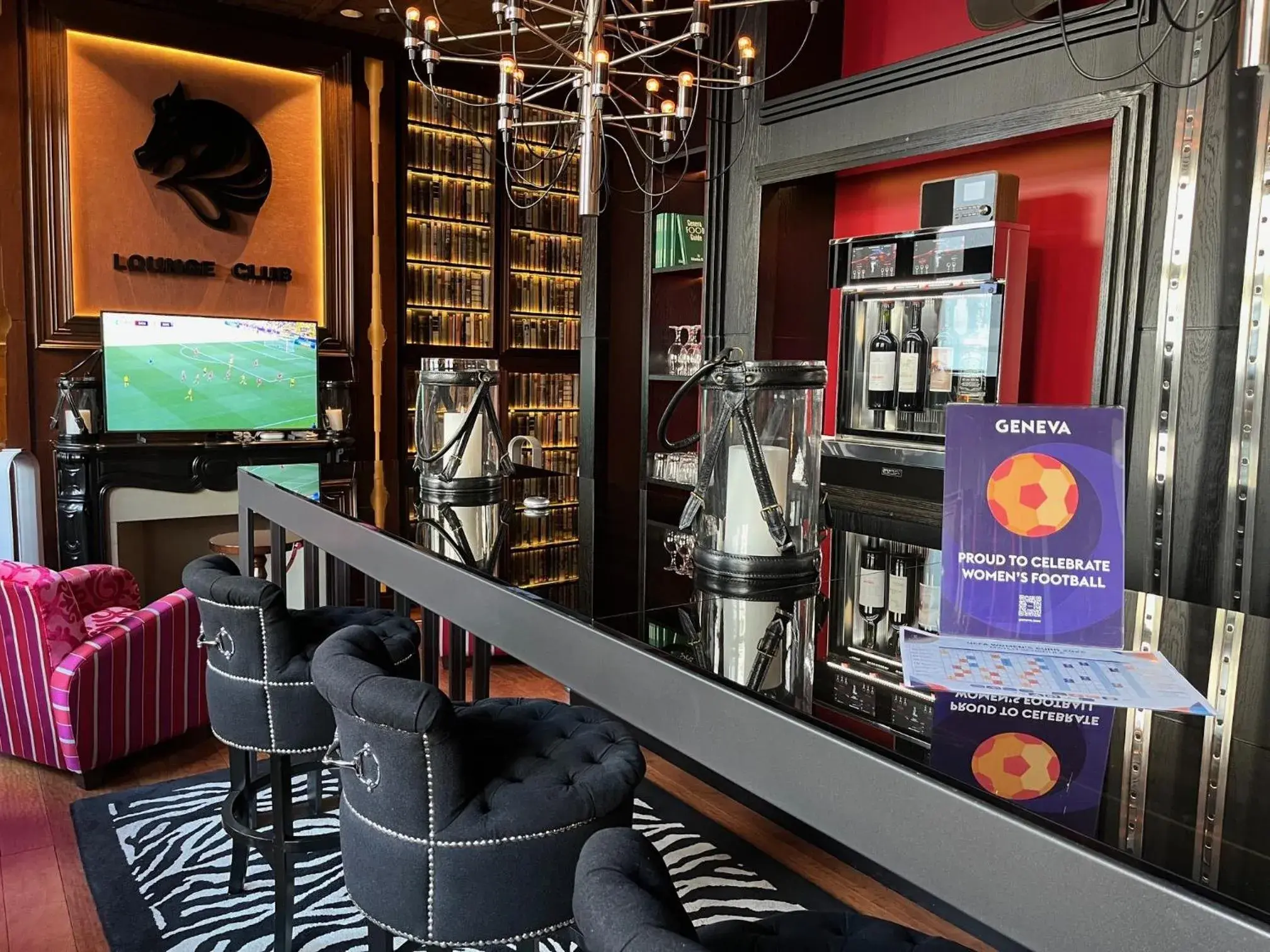 Restaurant/places to eat in Drake Longchamp Restaurant/places to eat in Drake Longchamp