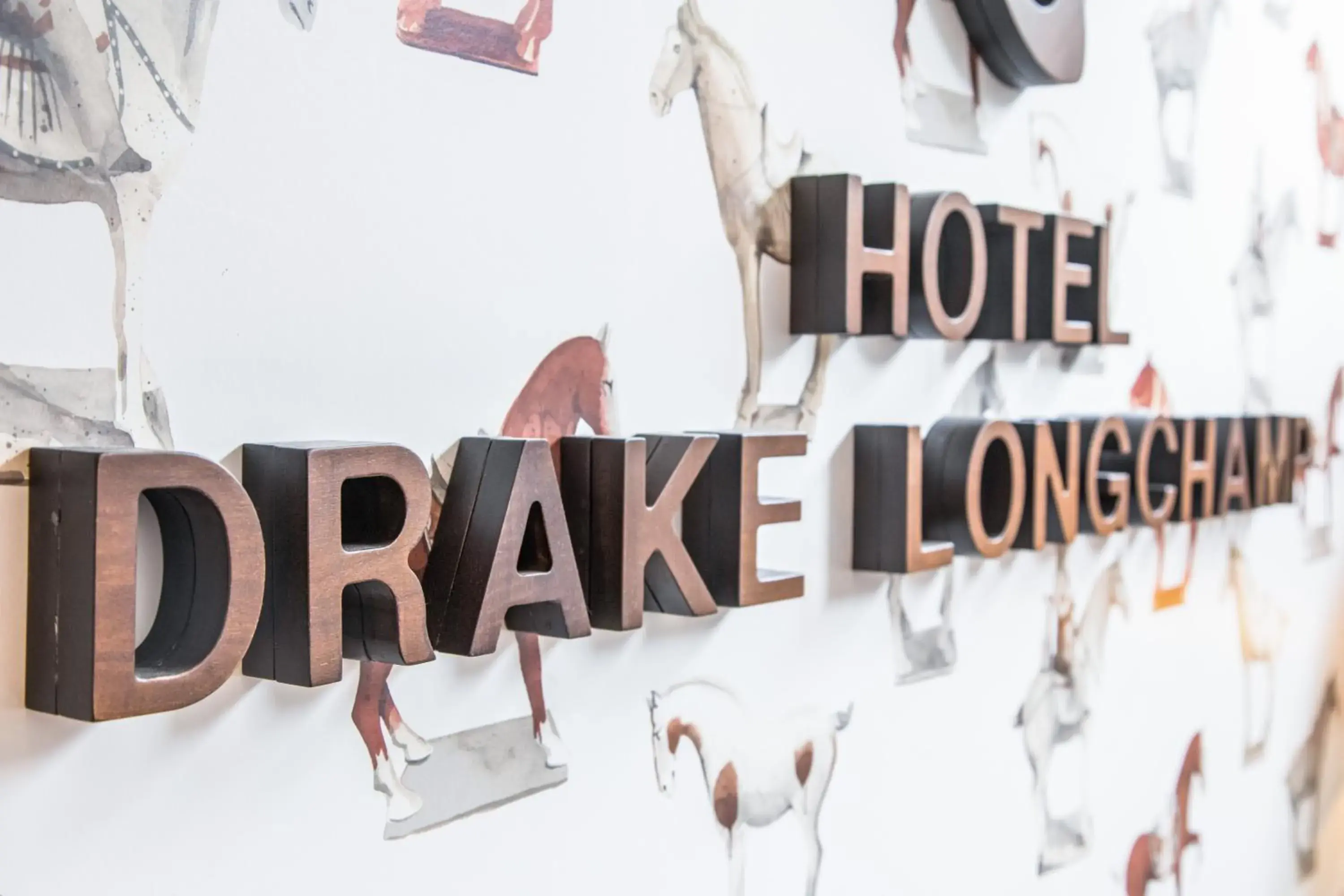 Lobby or reception in Drake Longchamp Lobby or reception in Drake Longchamp