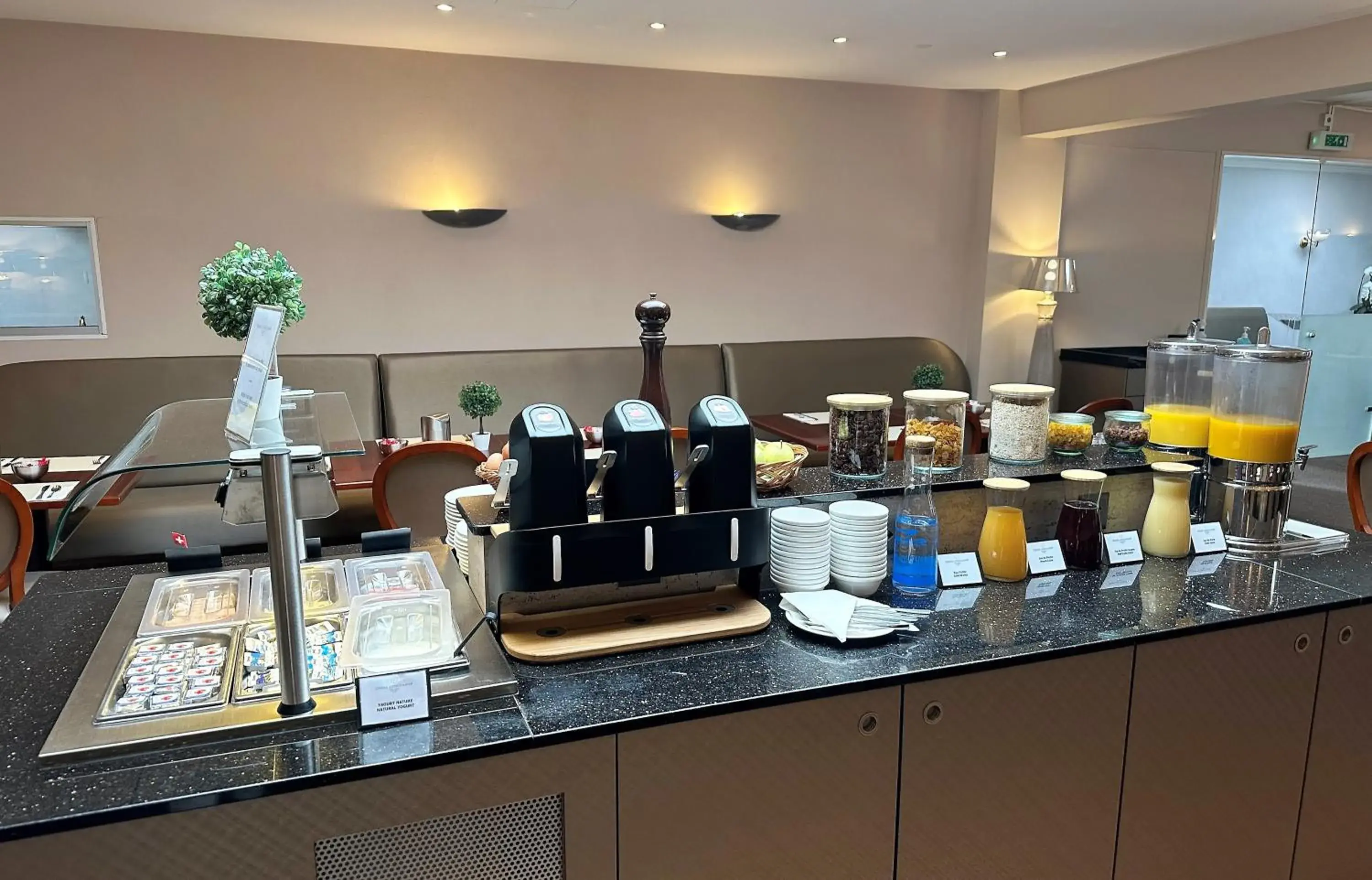 Breakfast in Drake Longchamp Breakfast in Drake Longchamp