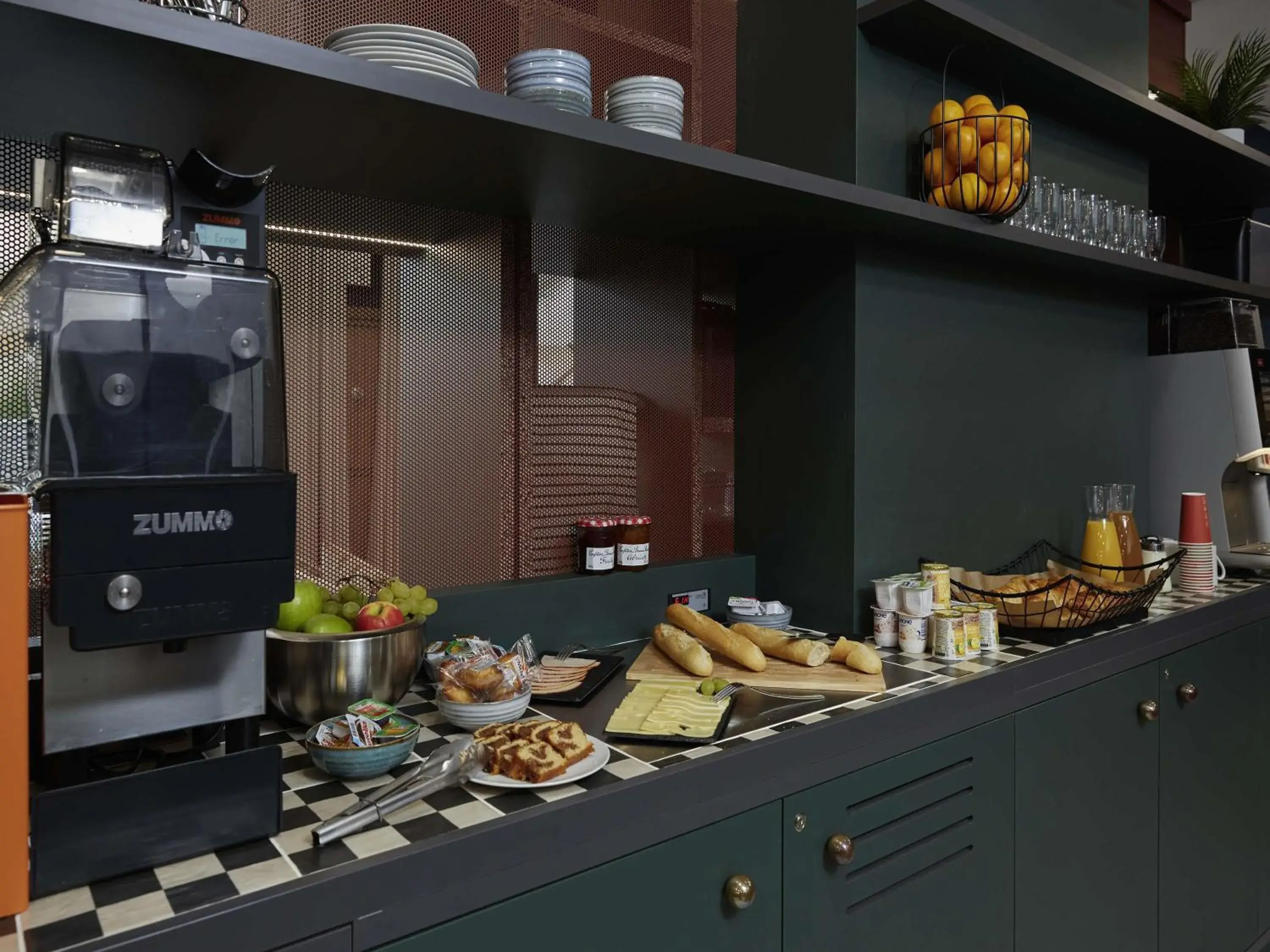 Breakfast in Aparthotel Adagio Paris Suresnes Longchamp Breakfast in Aparthotel Adagio Paris Suresnes Longchamp