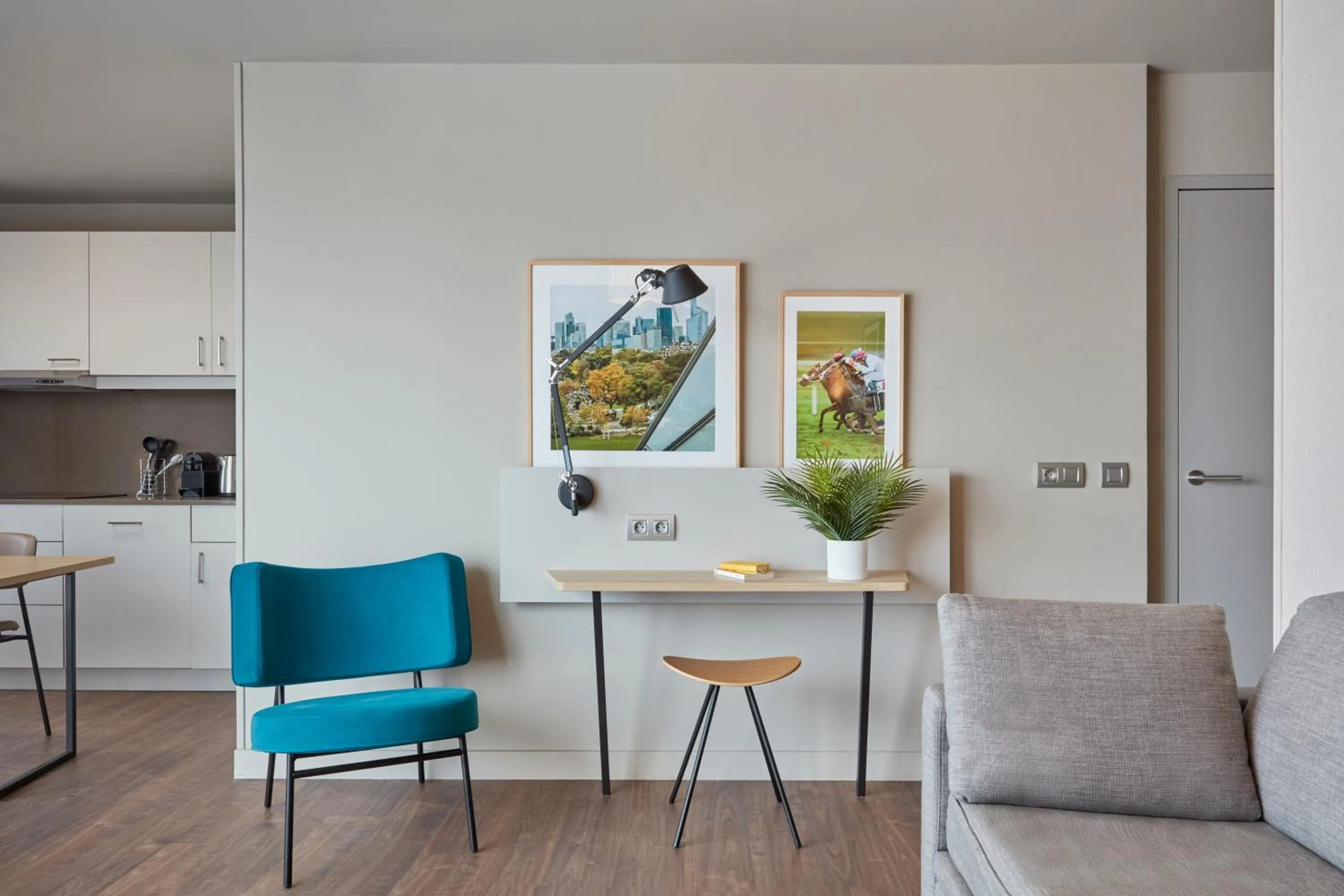 Living room in Aparthotel Adagio Paris Suresnes Longchamp