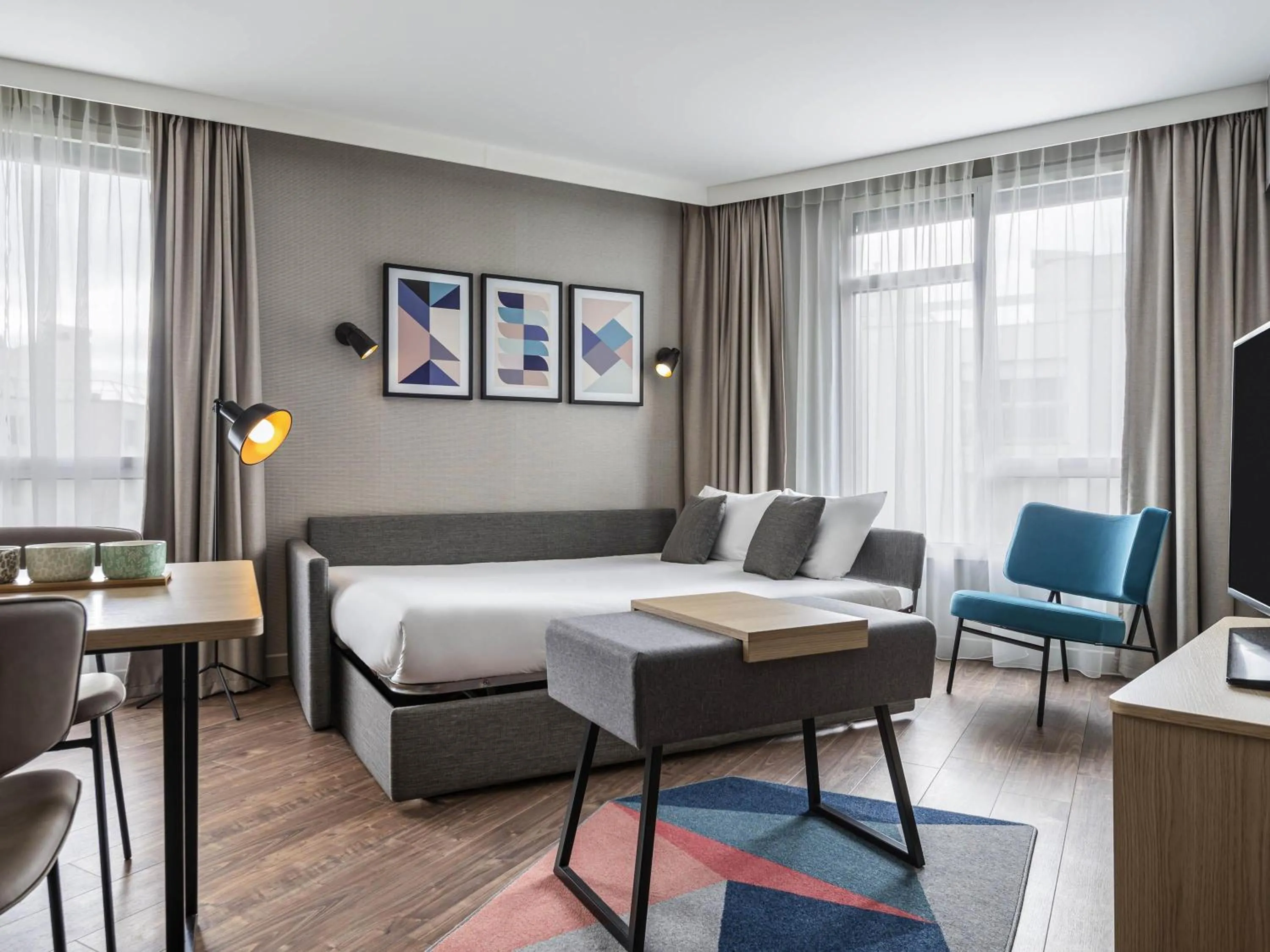 Bedroom, Bed in Aparthotel Adagio Paris Suresnes Longchamp