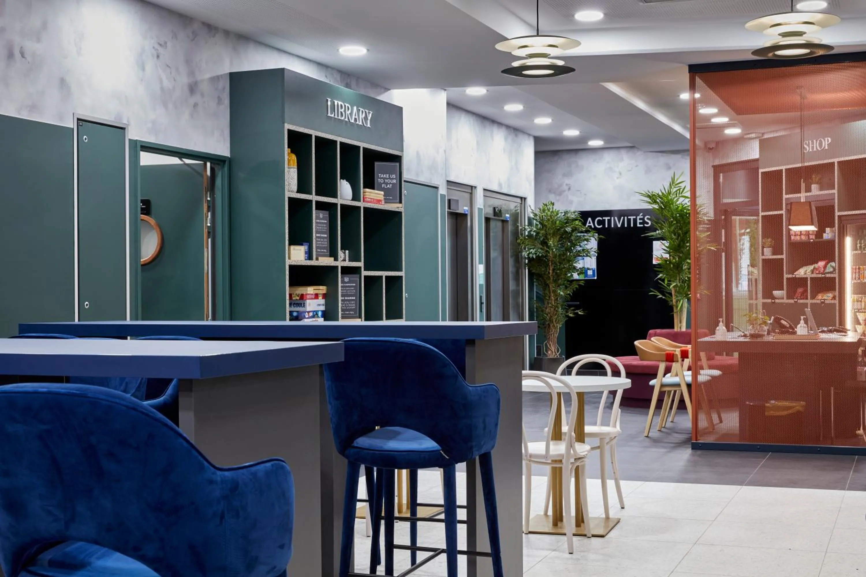 Lobby or reception in Aparthotel Adagio Paris Suresnes Longchamp