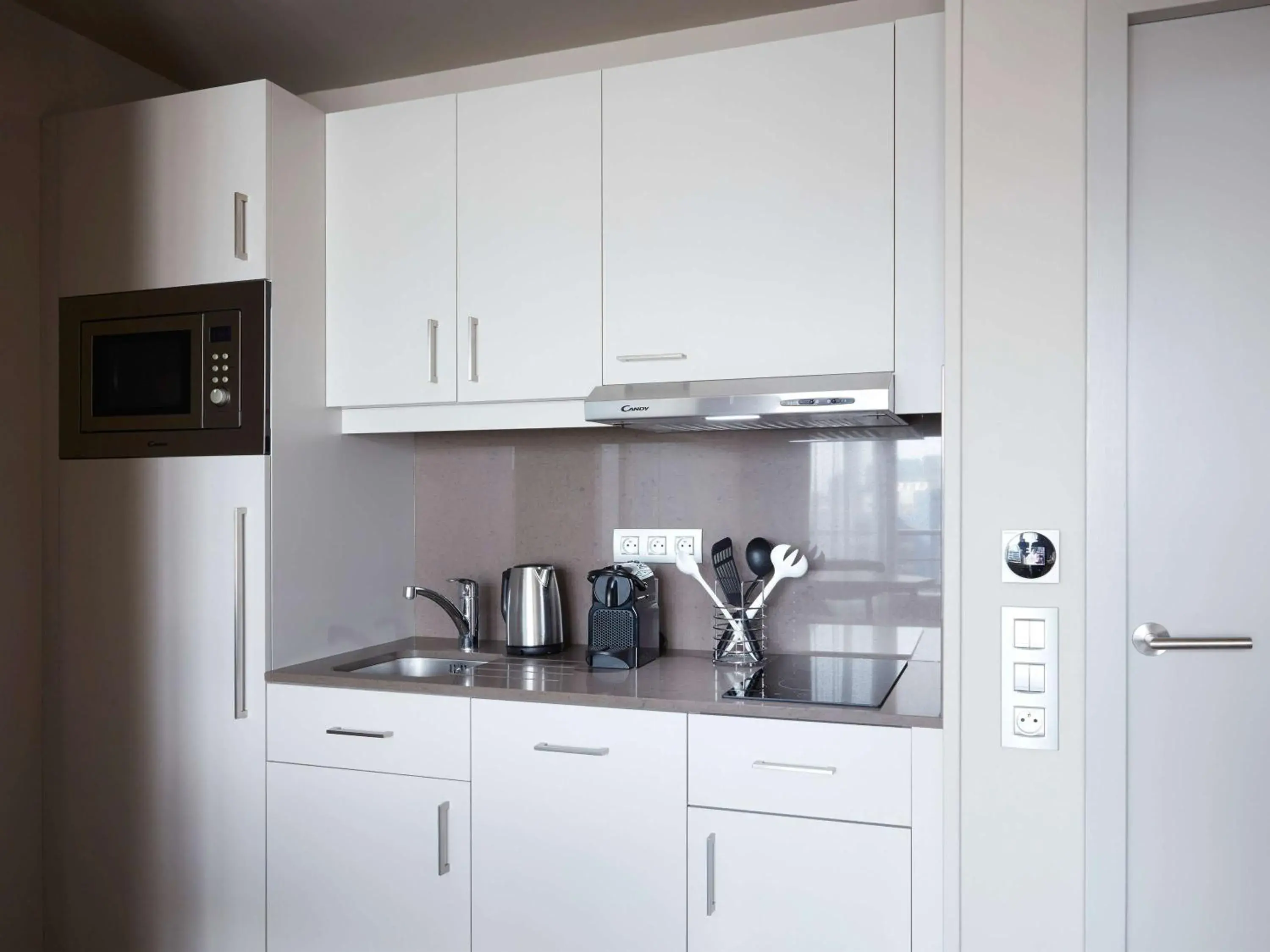 Studio with Twin Beds in Aparthotel Adagio Paris Suresnes Longchamp Studio with Twin Beds in Aparthotel Adagio Paris Suresnes Longchamp