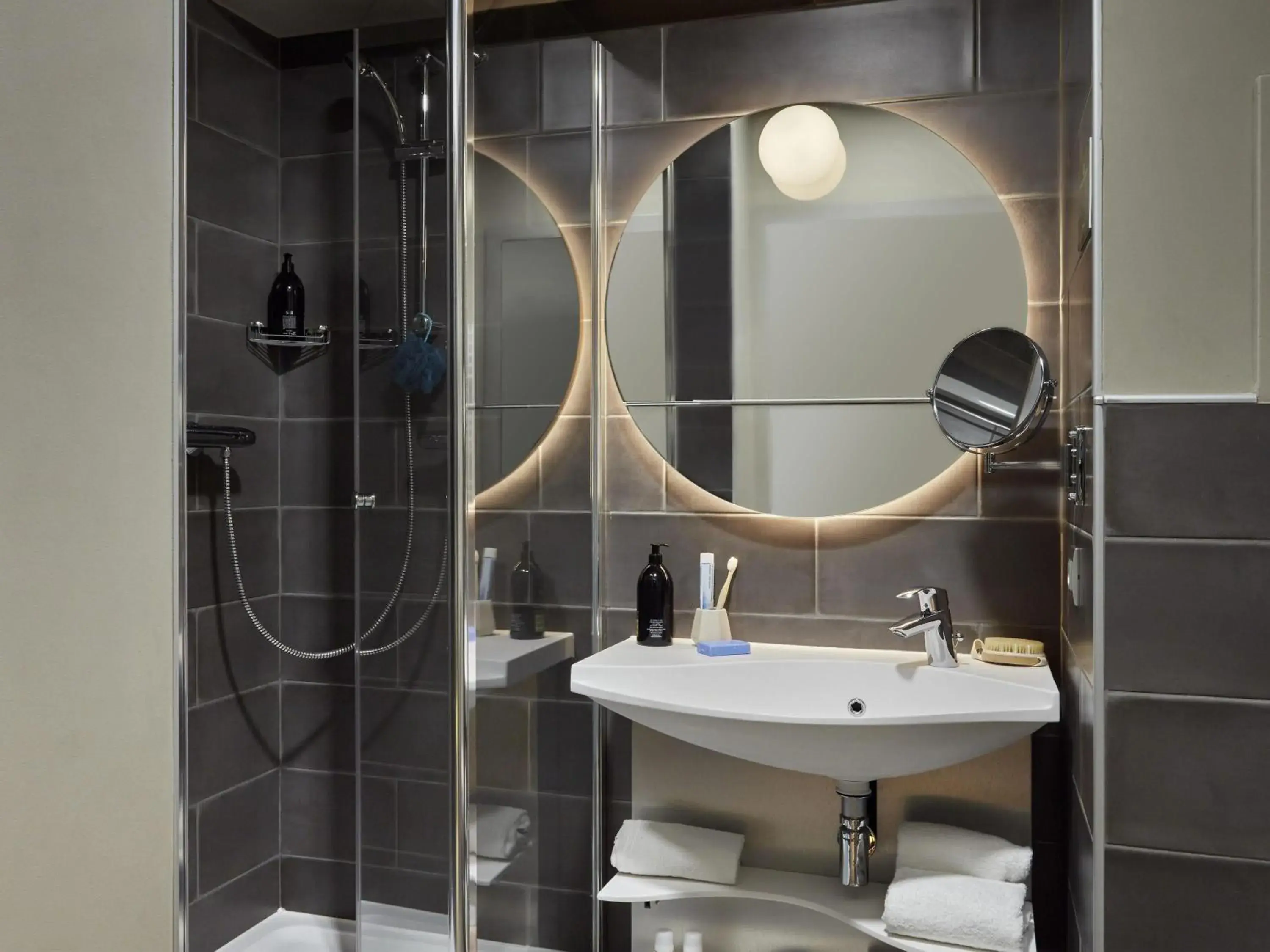 Bedroom in Aparthotel Adagio Paris Suresnes Longchamp Bedroom in Aparthotel Adagio Paris Suresnes Longchamp