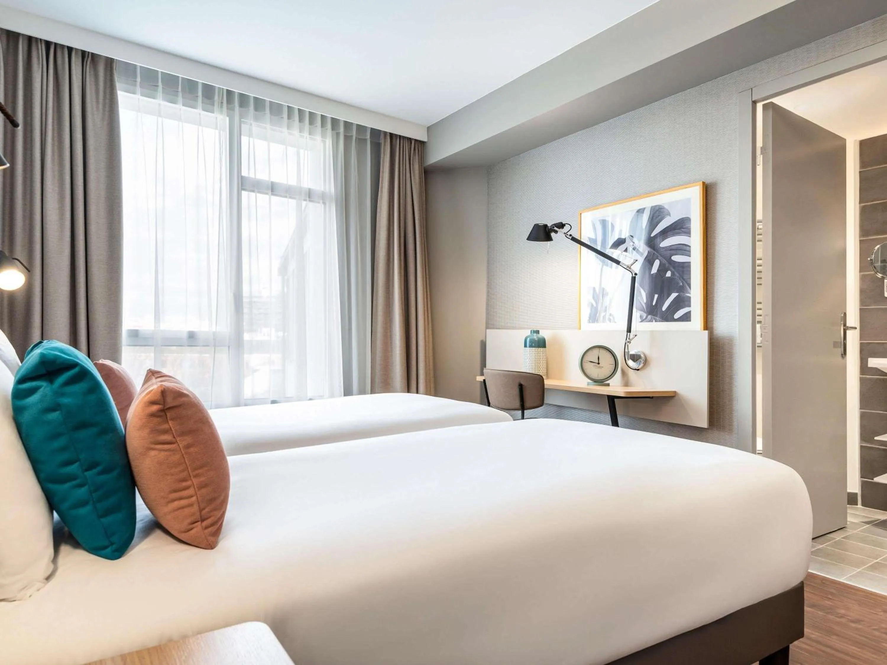 Bedroom, Bed in Aparthotel Adagio Paris Suresnes Longchamp