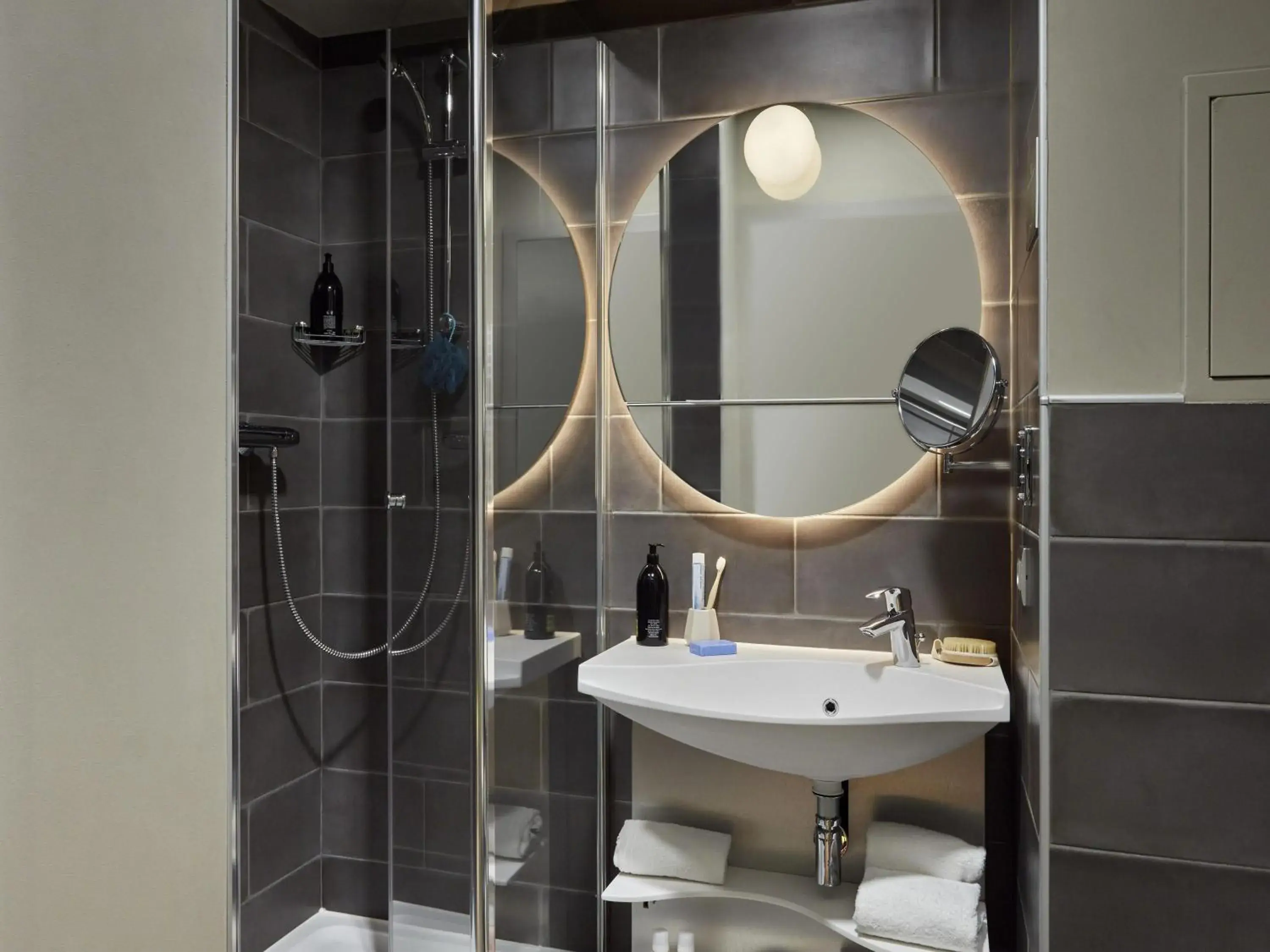 Bedroom in Aparthotel Adagio Paris Suresnes Longchamp Bedroom in Aparthotel Adagio Paris Suresnes Longchamp