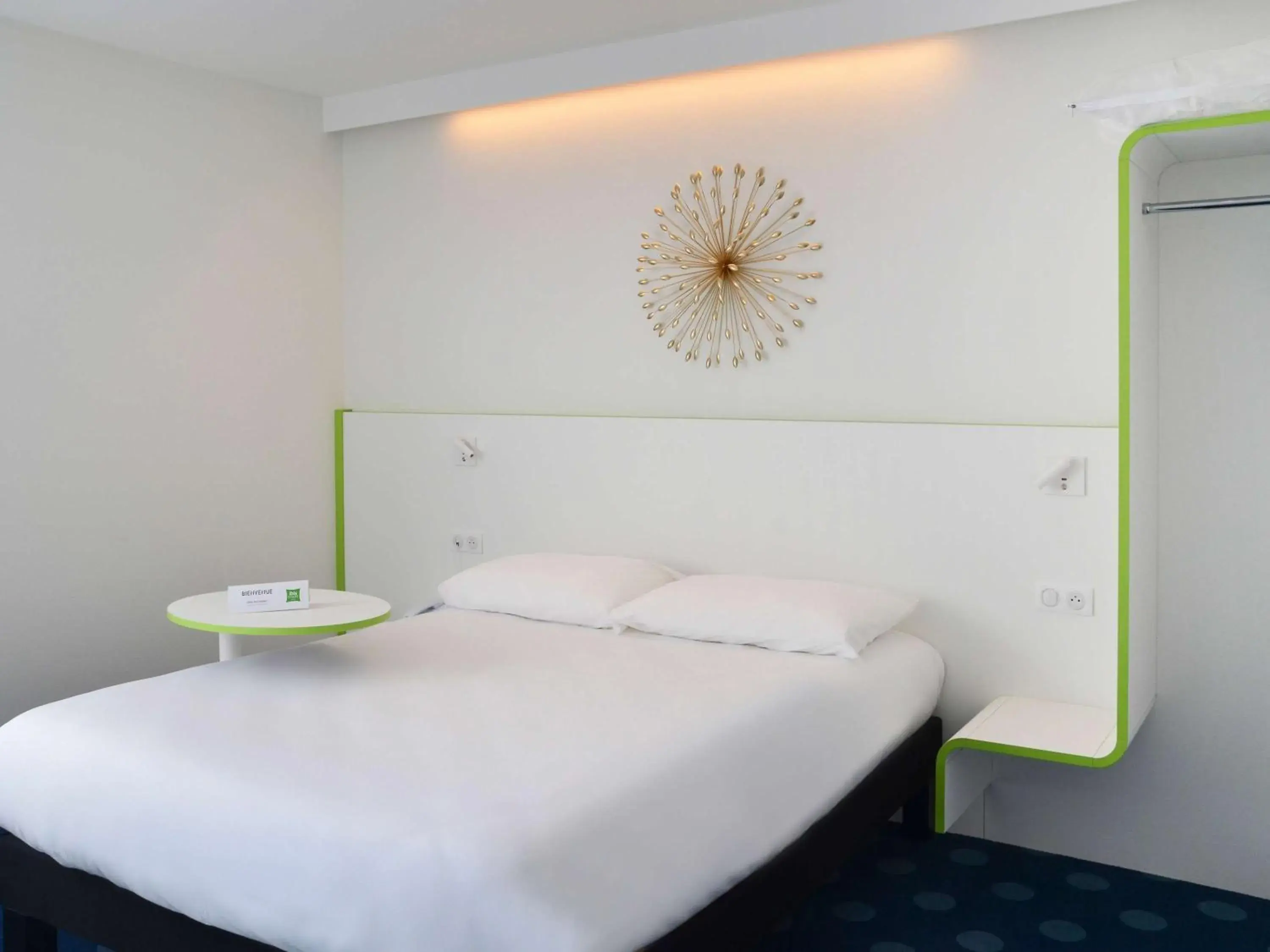 Bedroom, Bed in ibis Styles Fougeres Bedroom, Bed in ibis Styles Fougeres