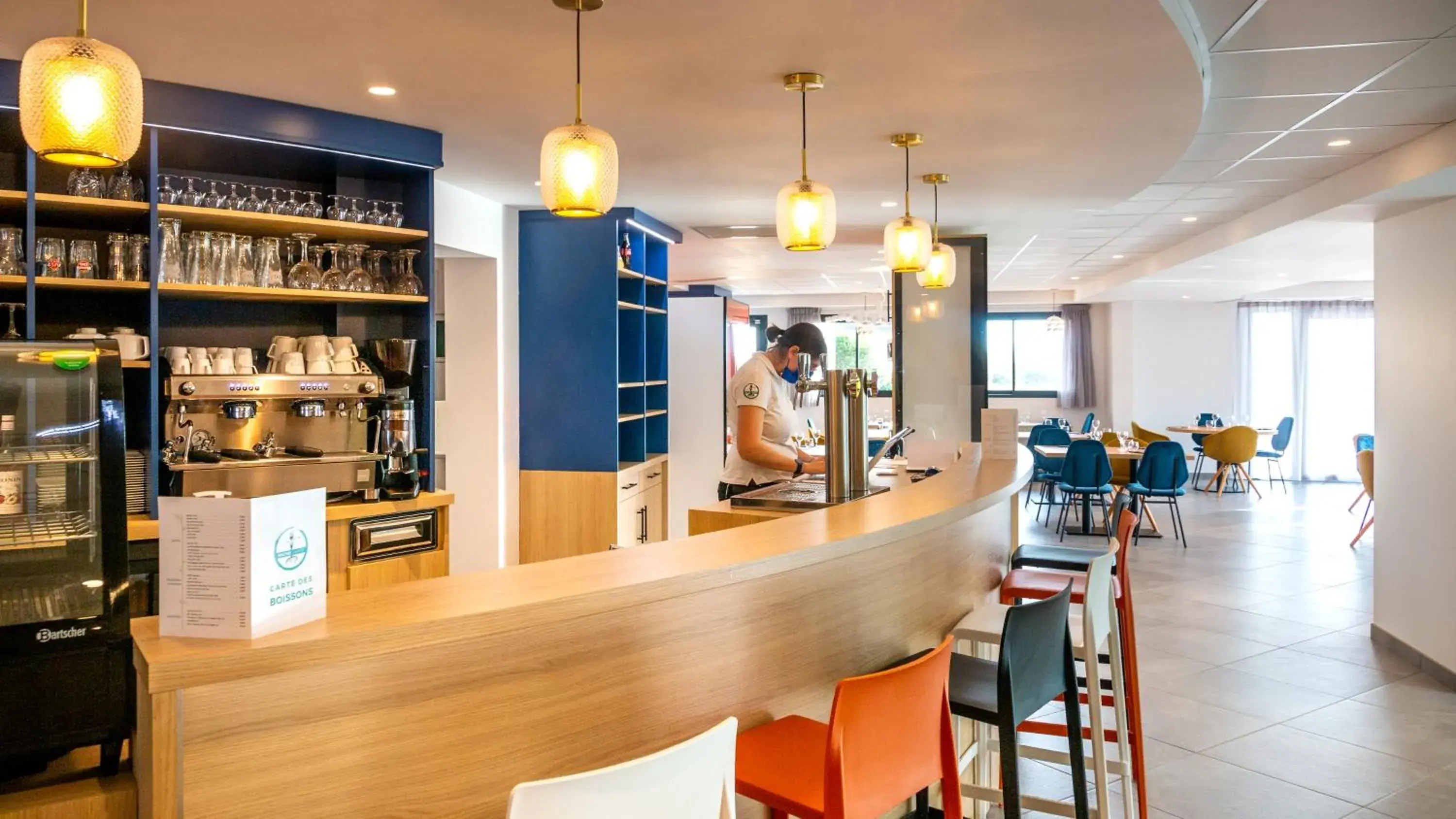 Lounge or bar in ibis Styles Fougeres Lounge or bar in ibis Styles Fougeres