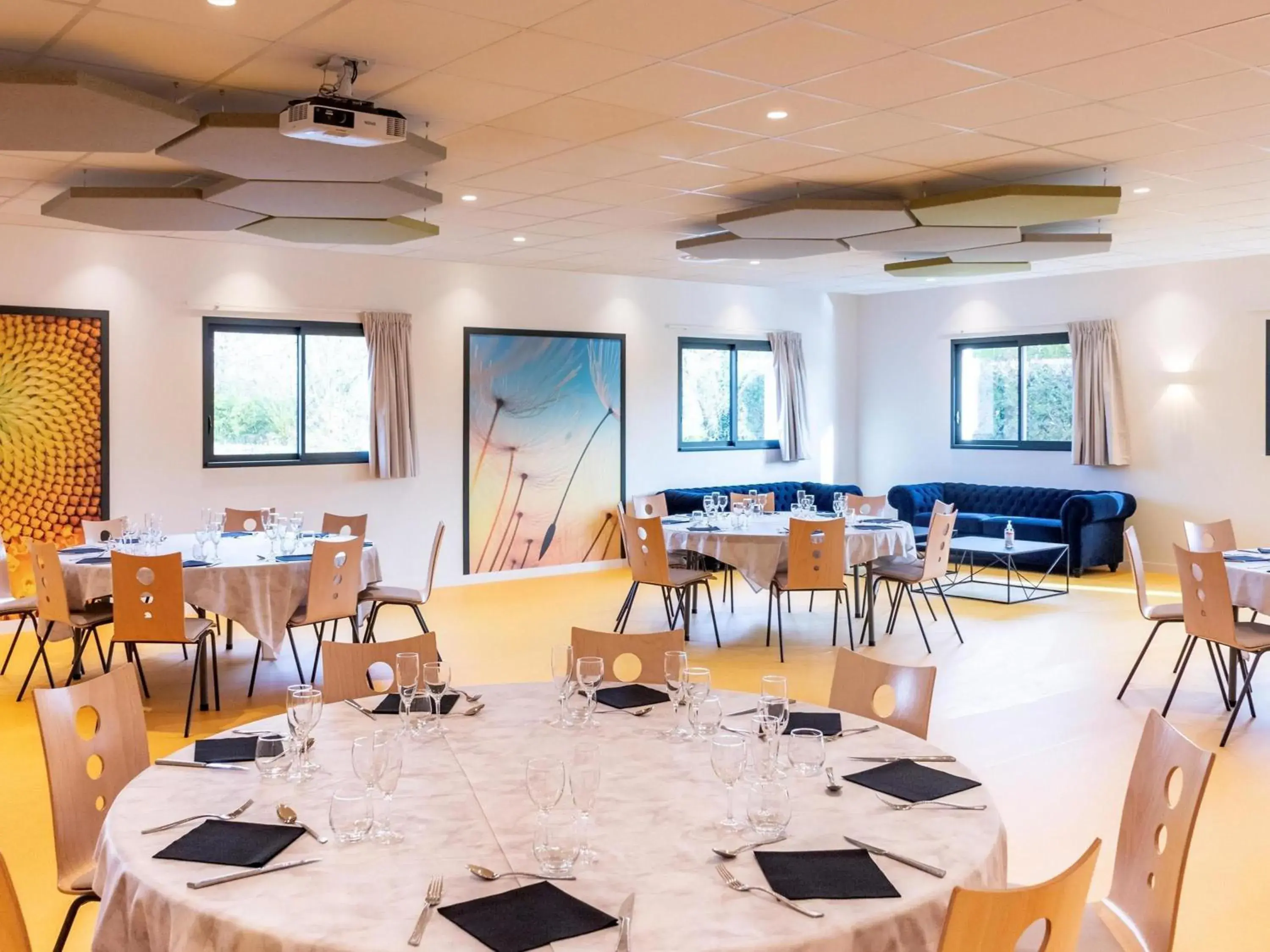 Restaurant/places to eat in ibis Styles Fougeres Restaurant/places to eat in ibis Styles Fougeres