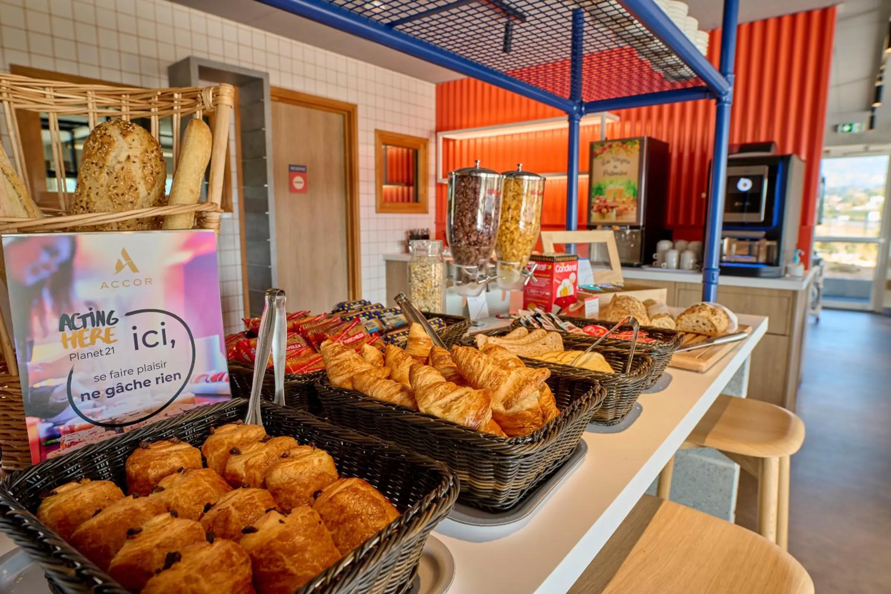 Food and drinks in Ibis Budget Nangy Annemasse Food and drinks in Ibis Budget Nangy Annemasse