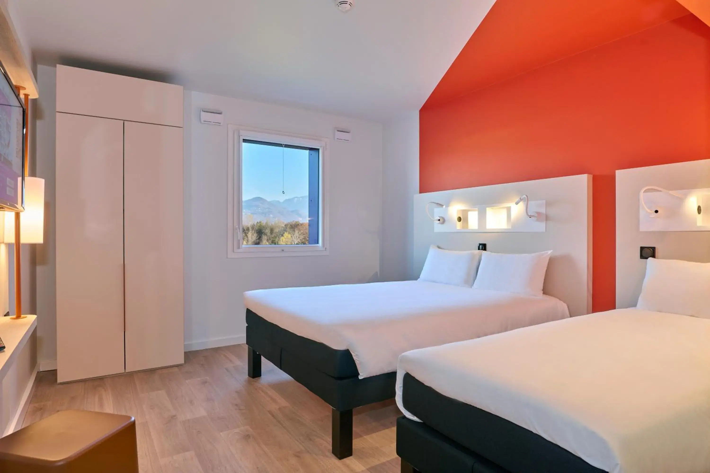 Bed in Ibis Budget Nangy Annemasse Bed in Ibis Budget Nangy Annemasse