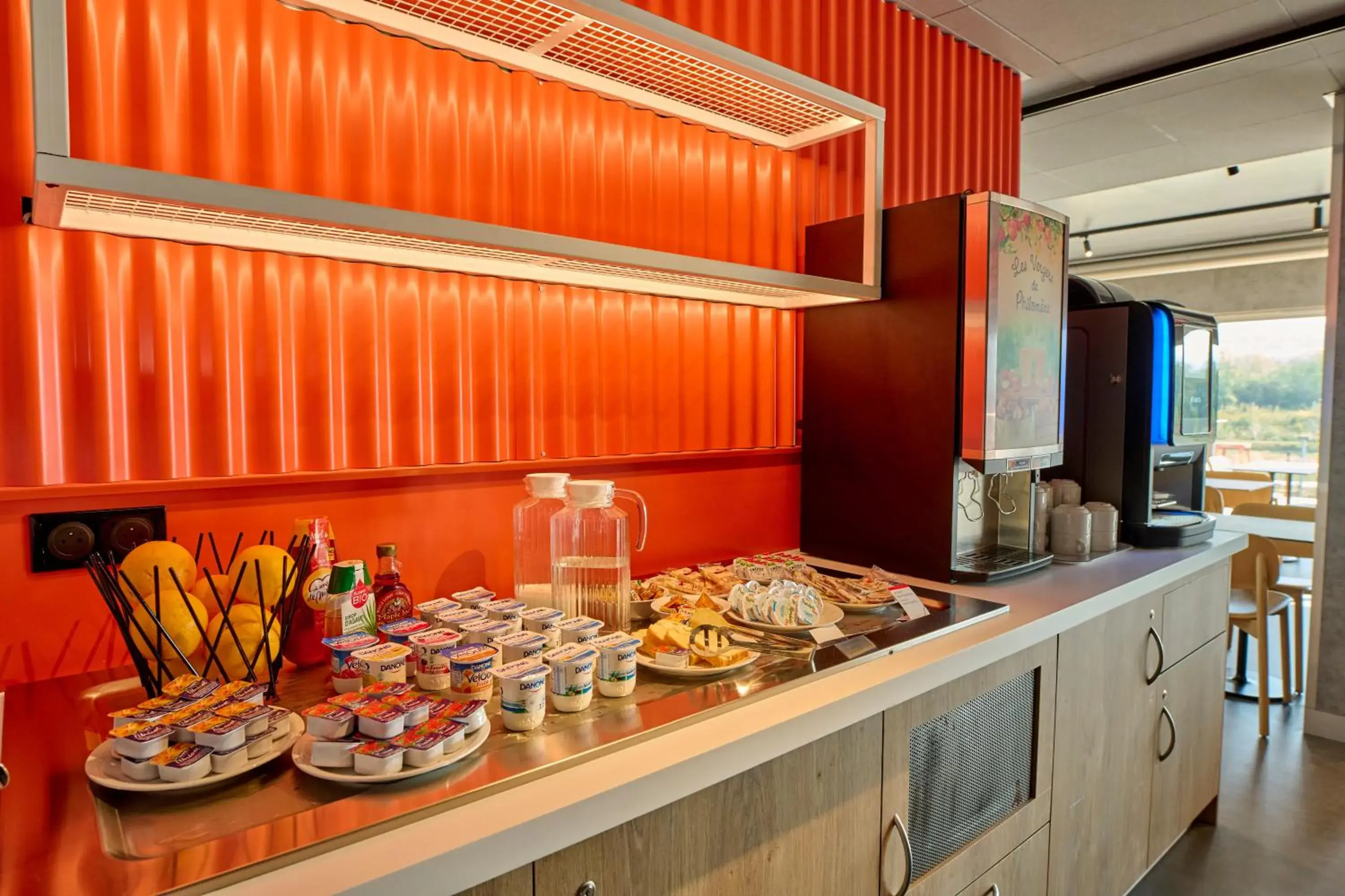 Food and drinks in Ibis Budget Nangy Annemasse Food and drinks in Ibis Budget Nangy Annemasse