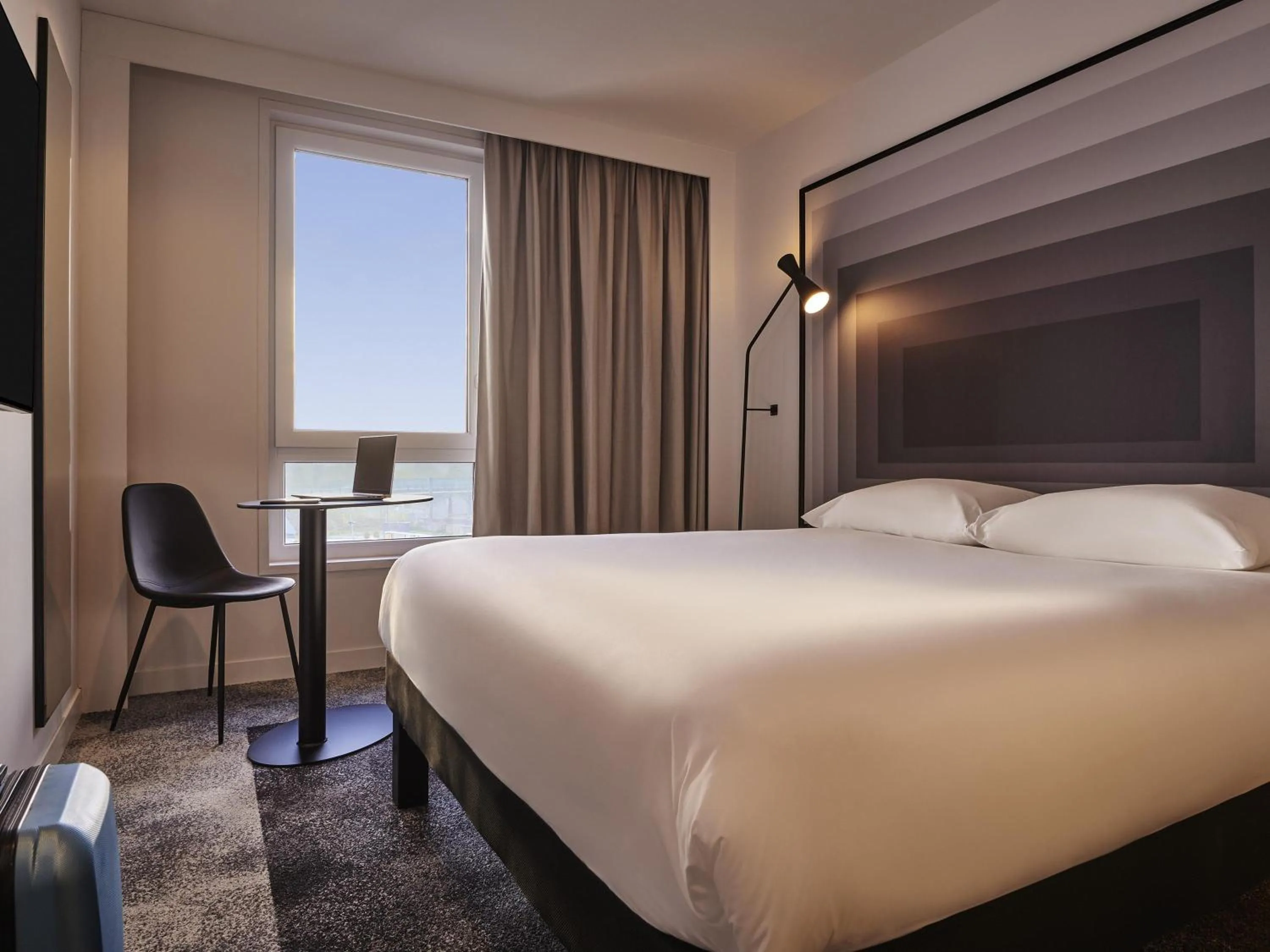 Bedroom, Bed in ibis Bethune Centre Gare