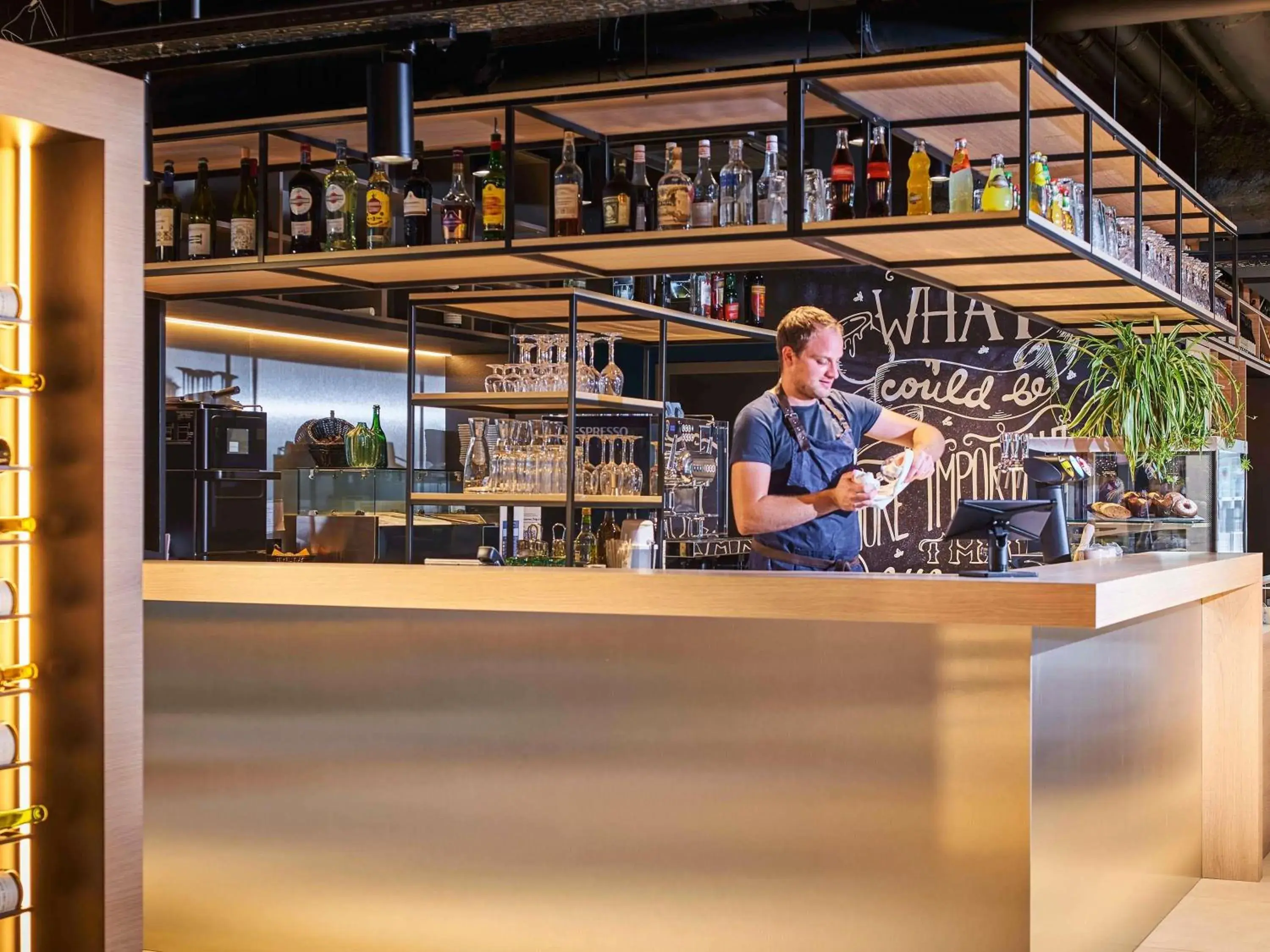 Restaurant/places to eat in ibis Bethune Centre Gare Restaurant/places to eat in ibis Bethune Centre Gare