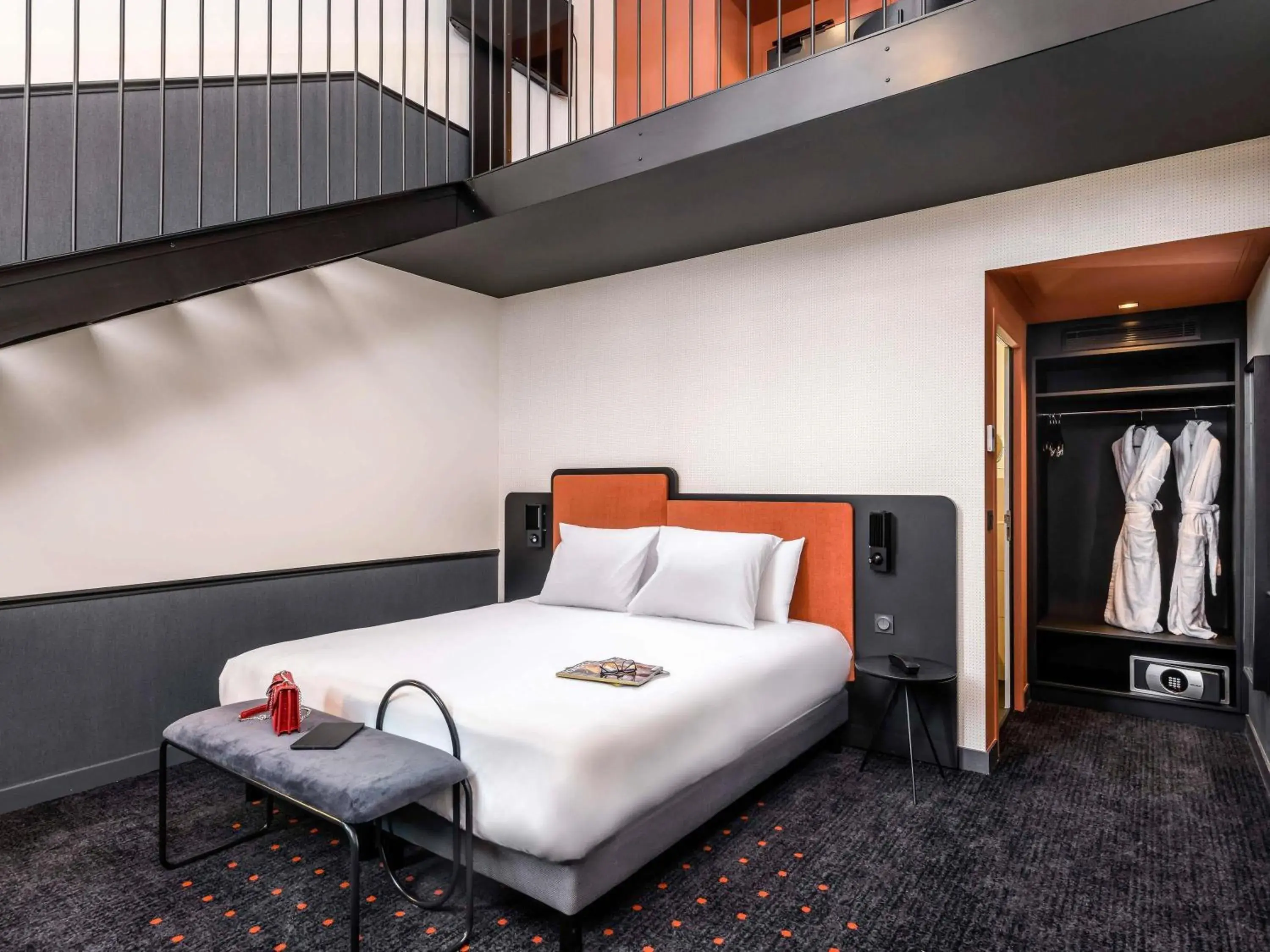 Privilege Junior King Suite in Mercure Bordeaux Centre Gare Atlantic Privilege Junior King Suite in Mercure Bordeaux Centre Gare Atlantic