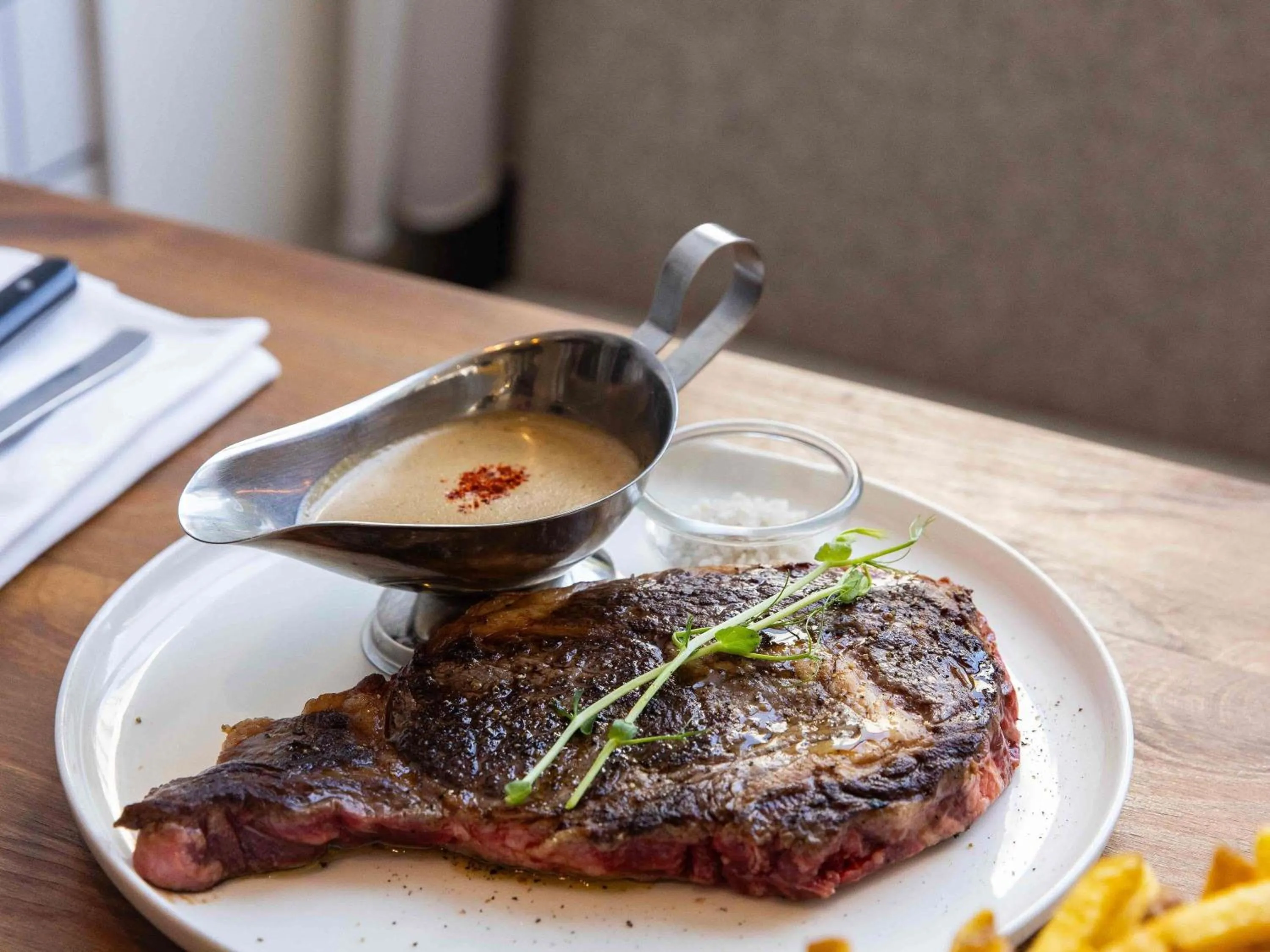 Restaurant/places to eat in Mercure Bordeaux Centre Gare Atlantic