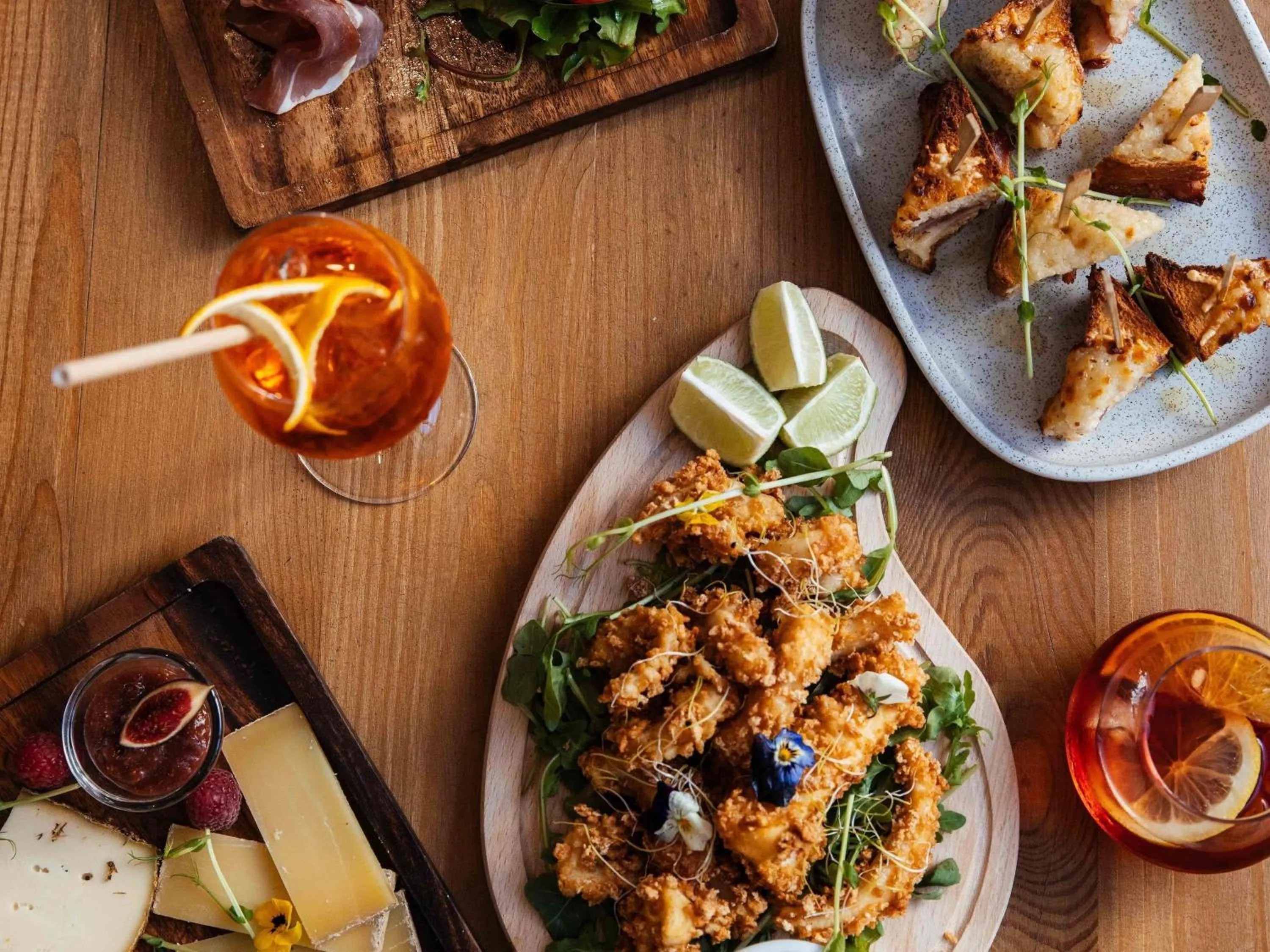 Lounge or bar in Mercure Bordeaux Centre Gare Atlantic