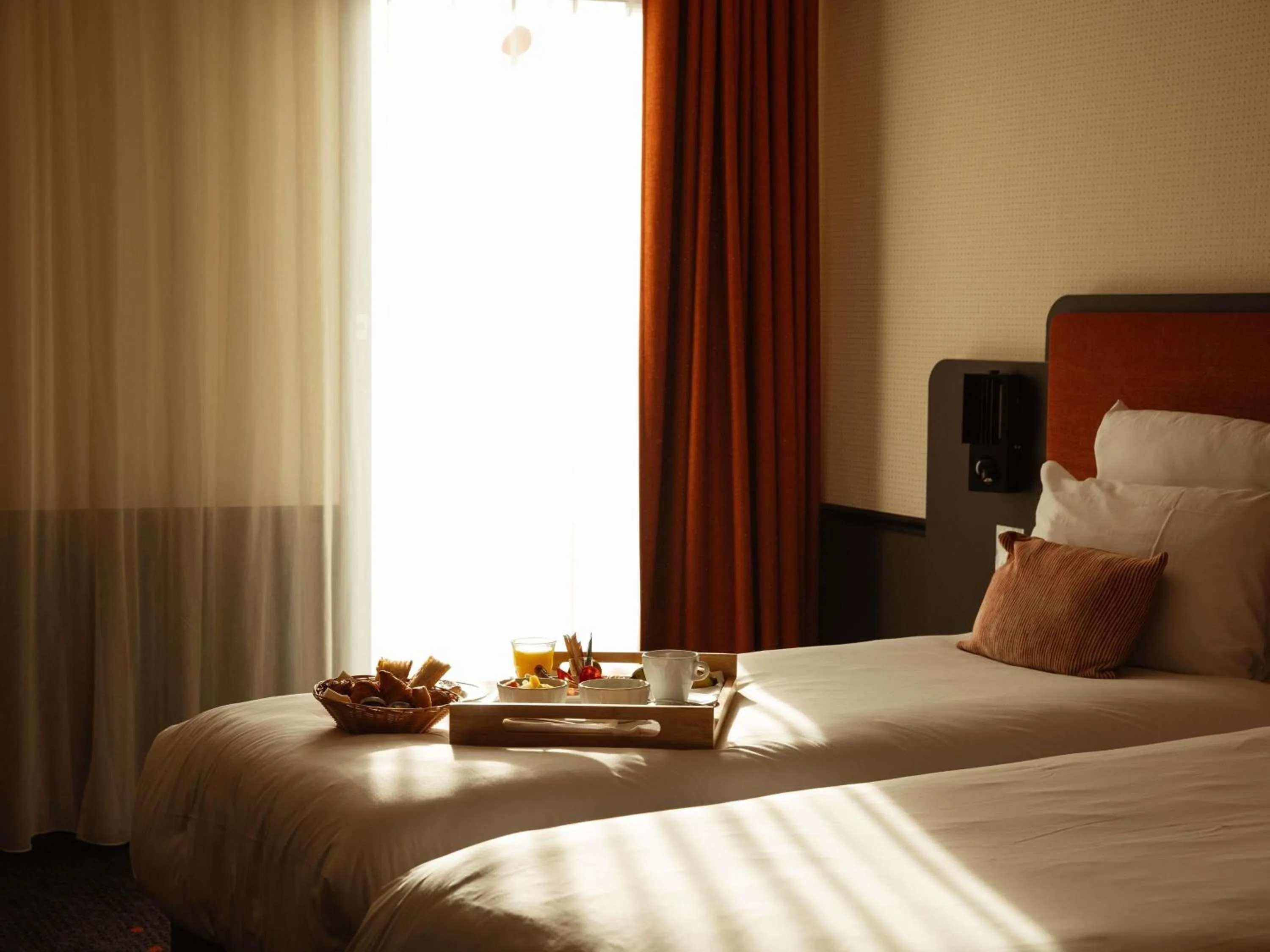 Breakfast, Bed in Mercure Bordeaux Centre Gare Atlantic