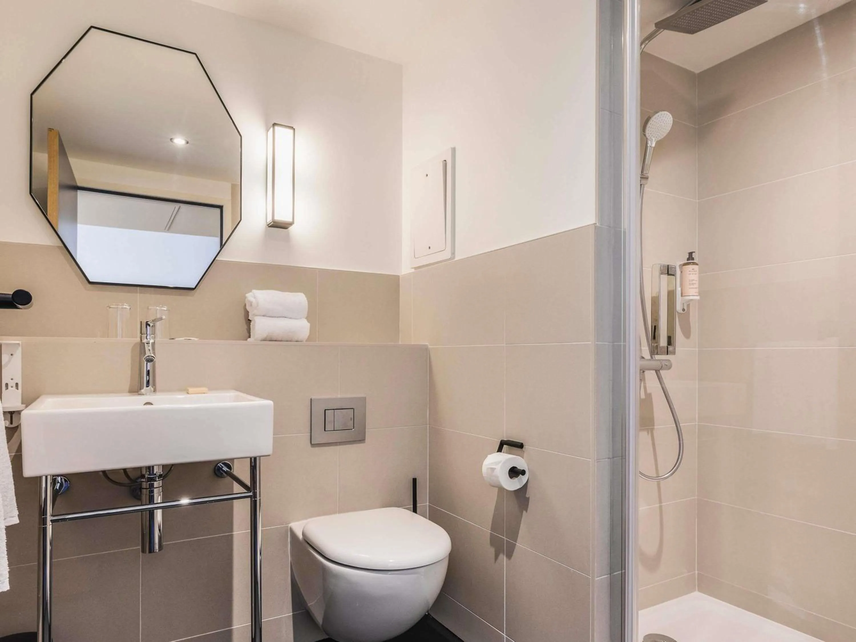 Bedroom in Mercure Bordeaux Centre Gare Atlantic