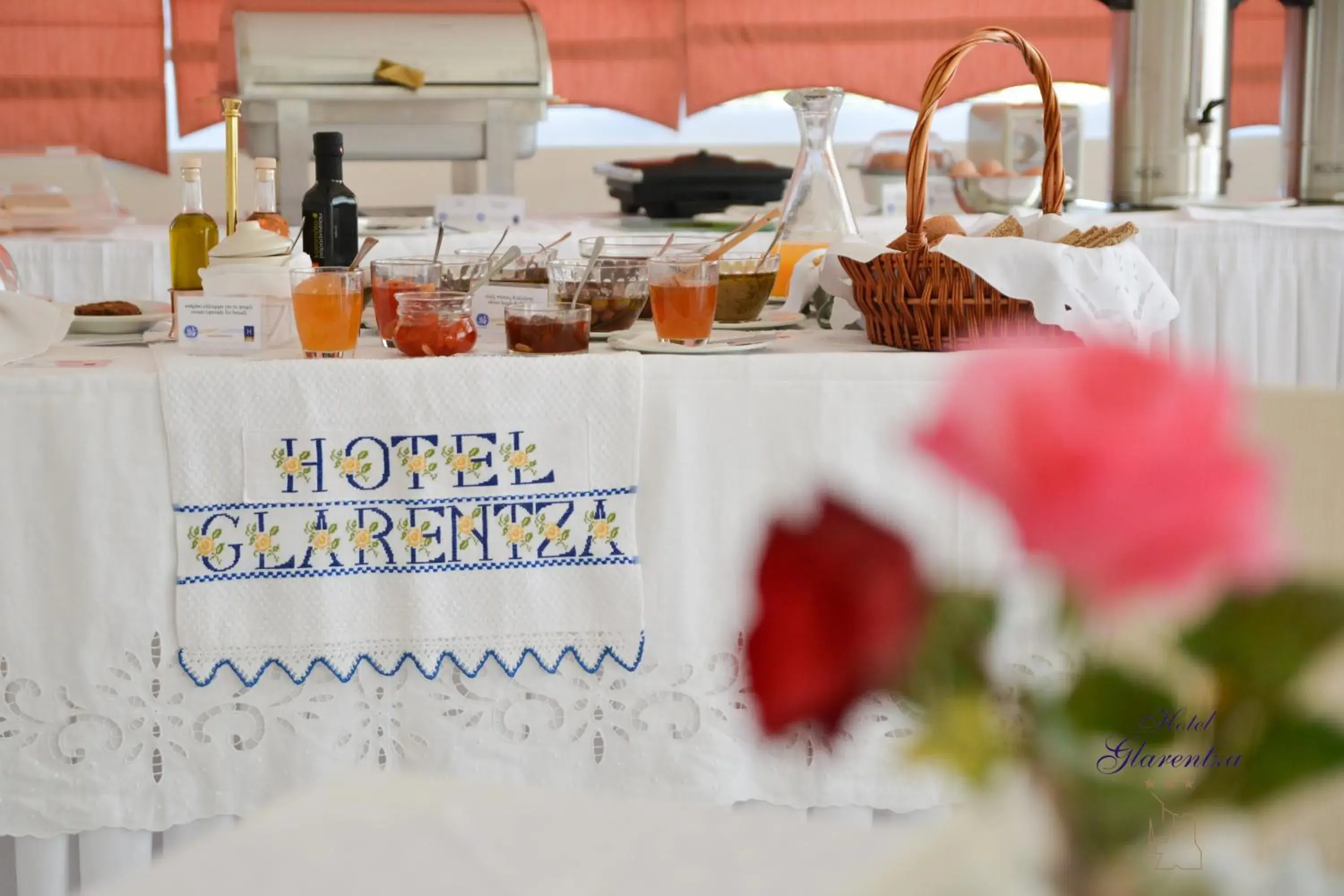 Breakfast in GLARENTZA Breakfast in GLARENTZA