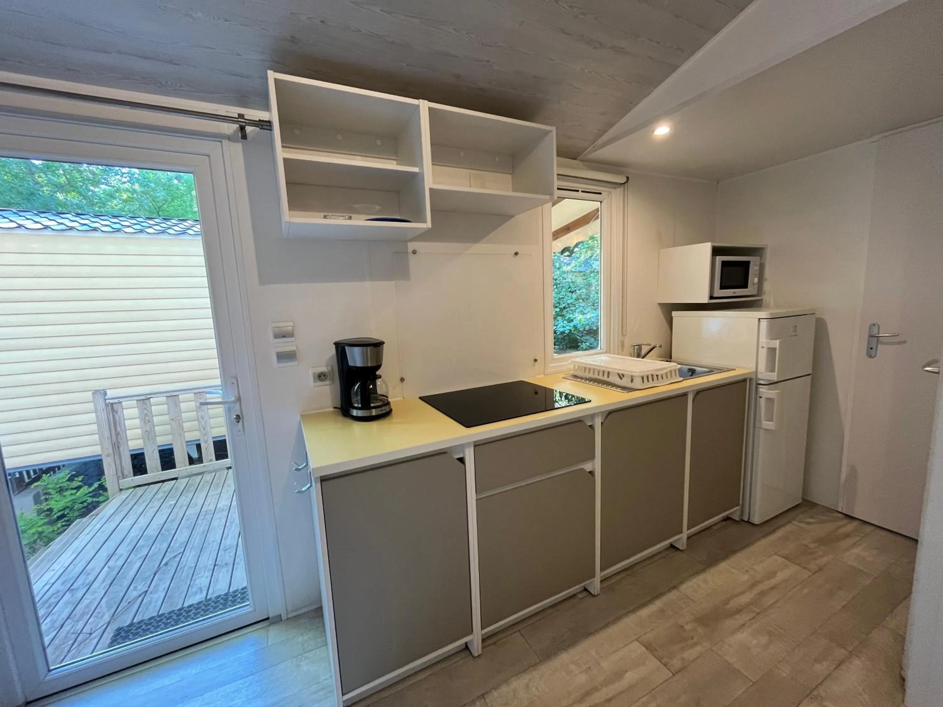 kitchen in Camping du Pont d'Avignon