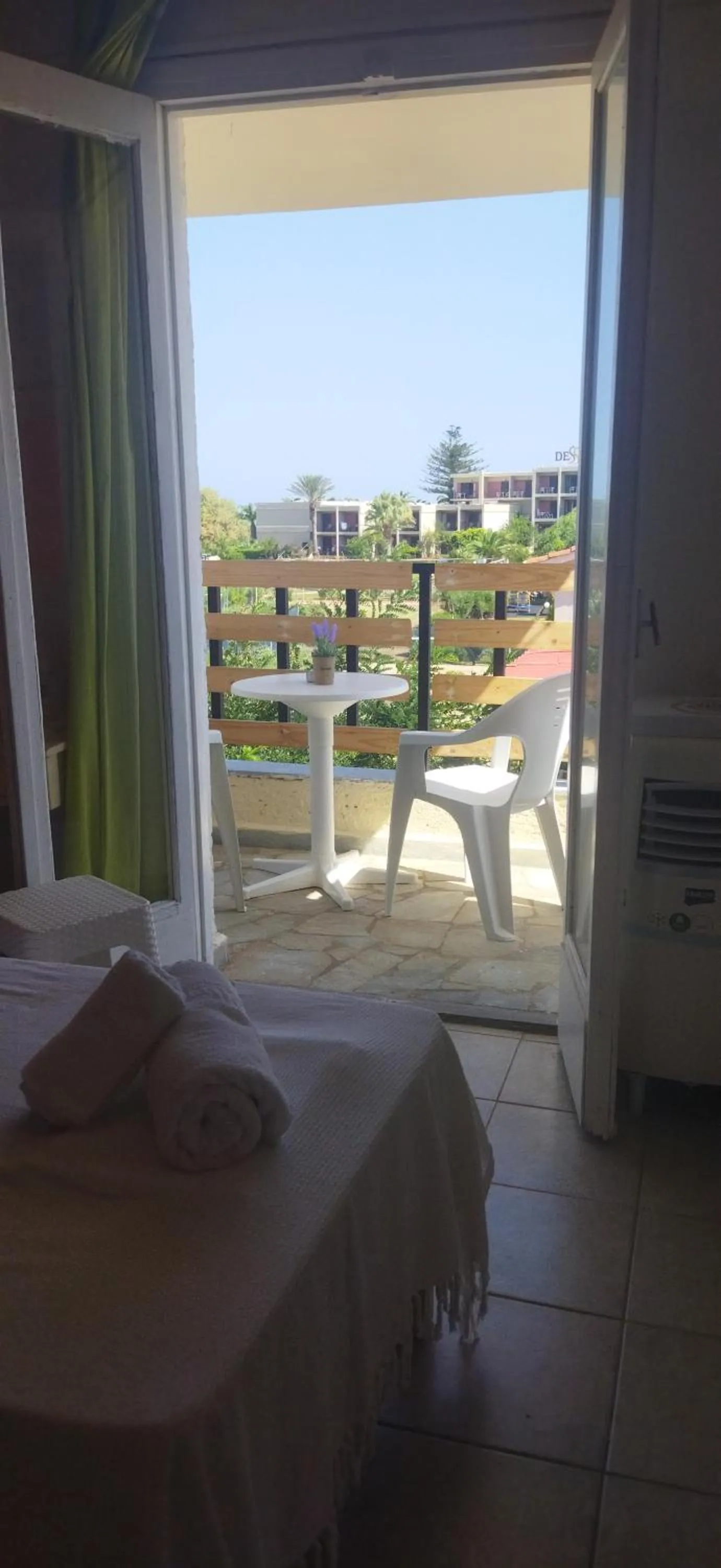 Cleo Rooms 250m from the beach