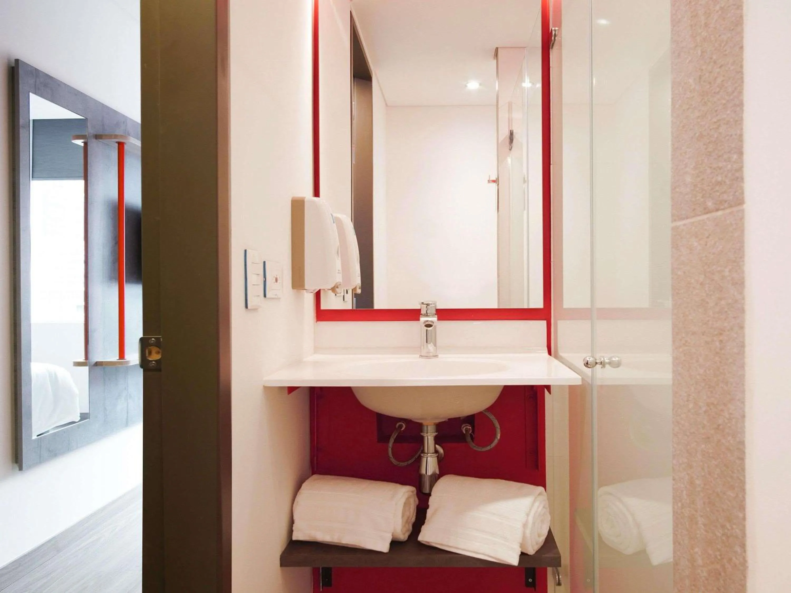 Bedroom in ibis budget Bogota Marly