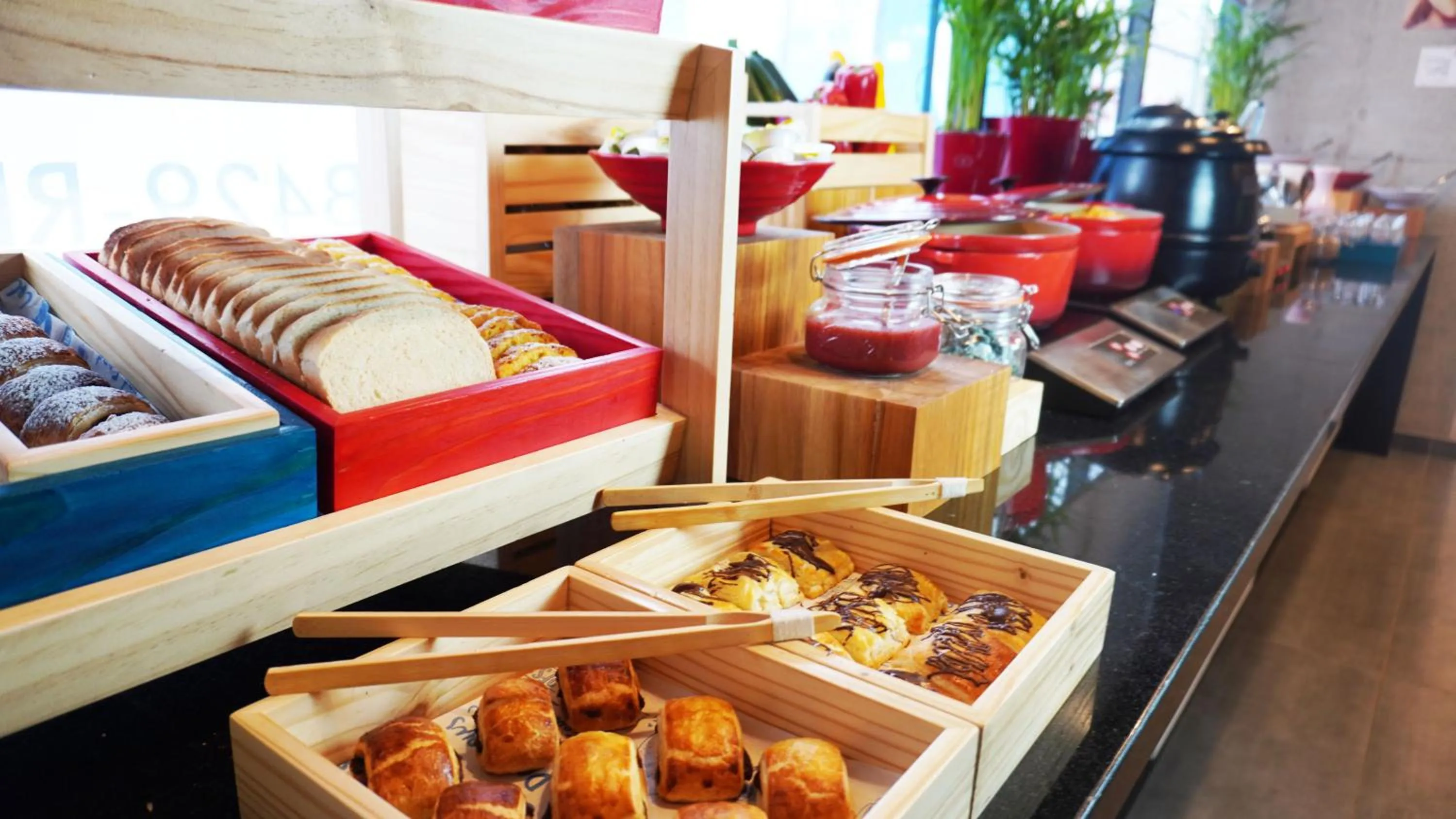 Breakfast in ibis budget Bogota Marly