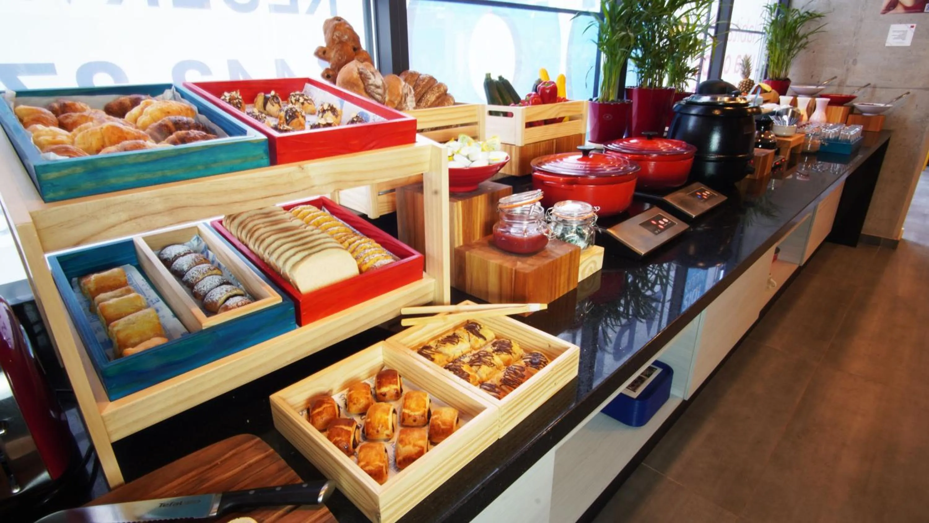 Breakfast in ibis budget Bogota Marly