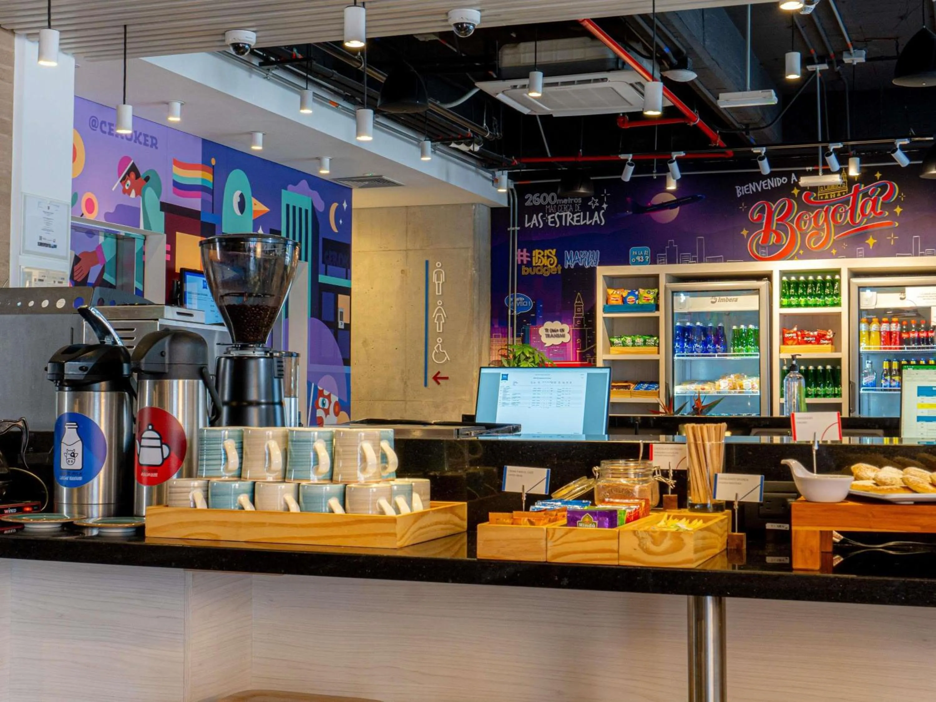 Restaurant/places to eat in ibis budget Bogota Marly