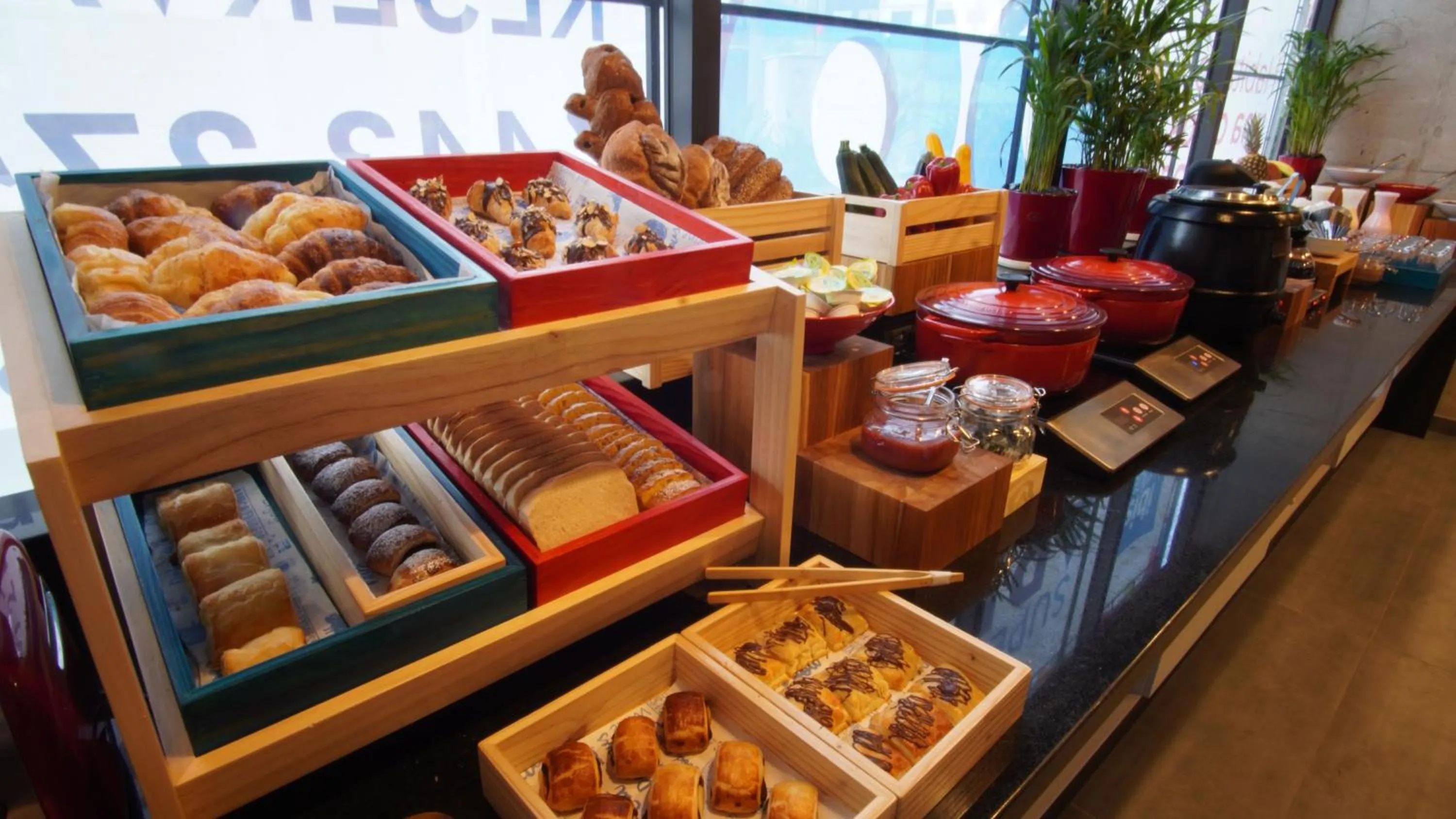 Breakfast in ibis budget Bogota Marly