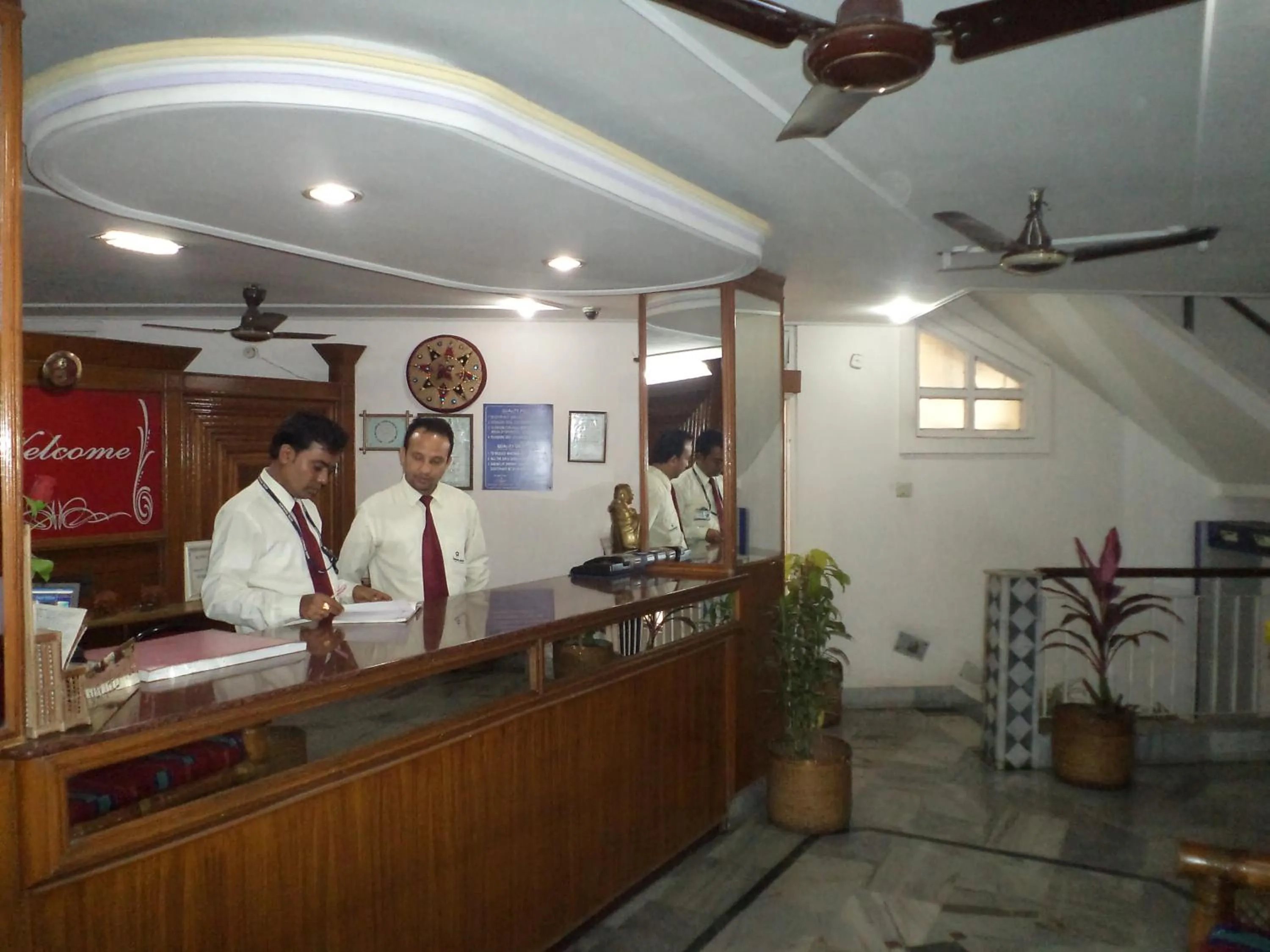 Lobby or reception in Hotel Mahalaxmi Indo Myanmar